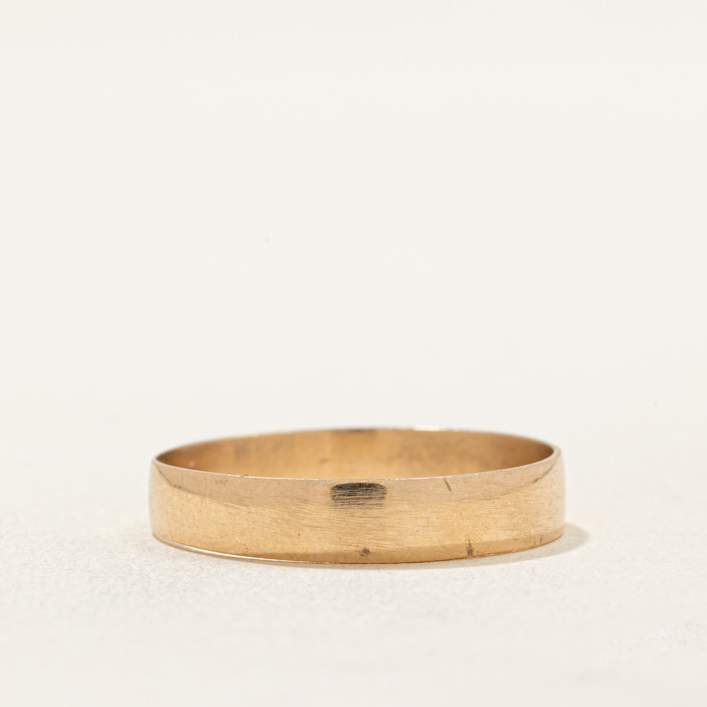 18K Yellow Gold Wedding Band Ring for Women & Men - 3.80mm Wide Size 9.5 - Perfect for Engagement, Anniversary & Everyday Wear