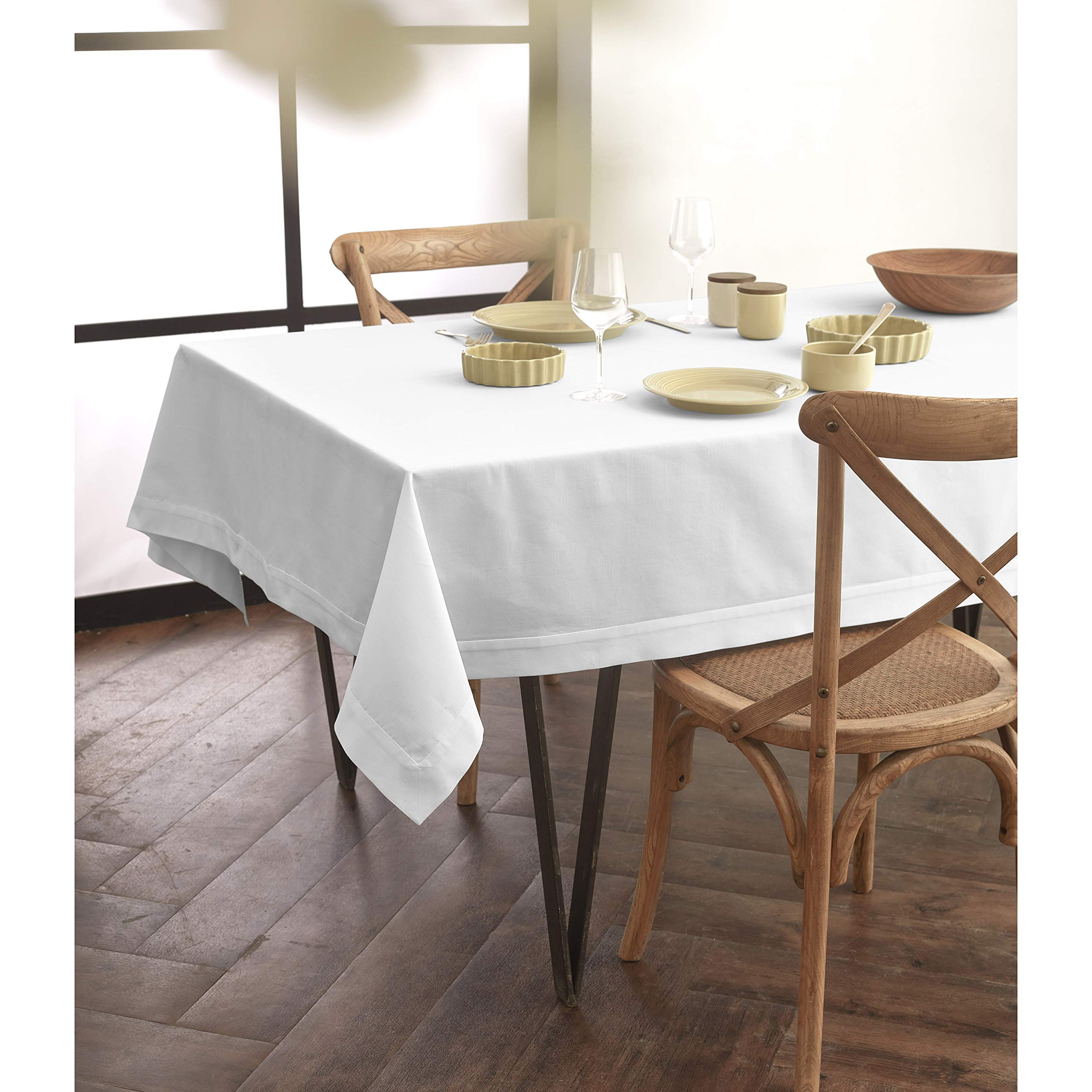 Premium Solino Home 60x104 Inch White Cotton Linen Tablecloth - Rectangle Table Cover for Weddings, Parties & Seasonal Decor (Spring, Easter, Mother's Day) - Machine Washable Dining Table Cloth for Everyday Use, Family Gatherings & Special Occasions