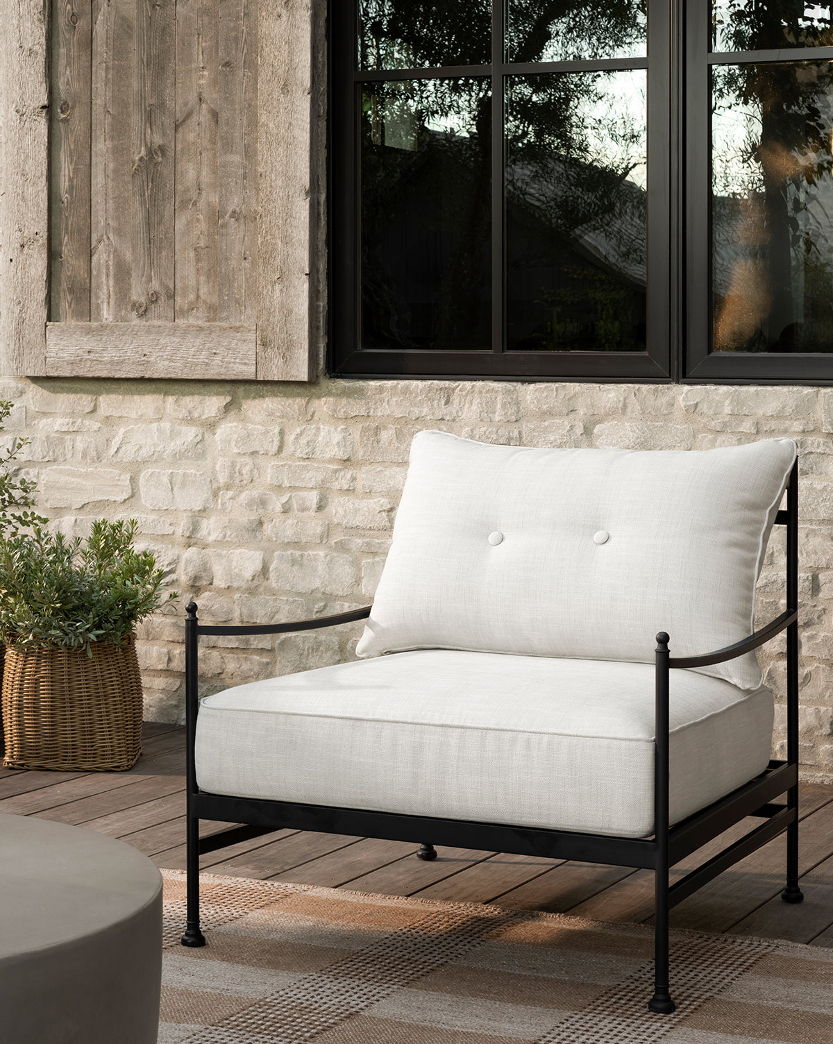 Premium Pomeroy Outdoor Lounge Chair - Waterproof & Durable Patio Furniture for Backyard, Poolside, and Beach Relaxation