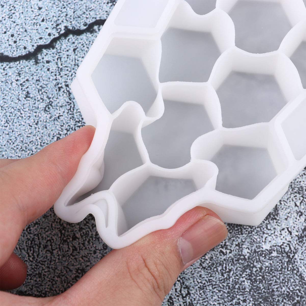 Hemoton 2-Pack 12-Cavity Honeycomb Ice Cube Trays with Lids - Whiskey Ice Molds, Silicone Ice Grids for Cocktails, Chocolate & DIY Ice Cream - Perfect for Freezer, Parties & Home Bars