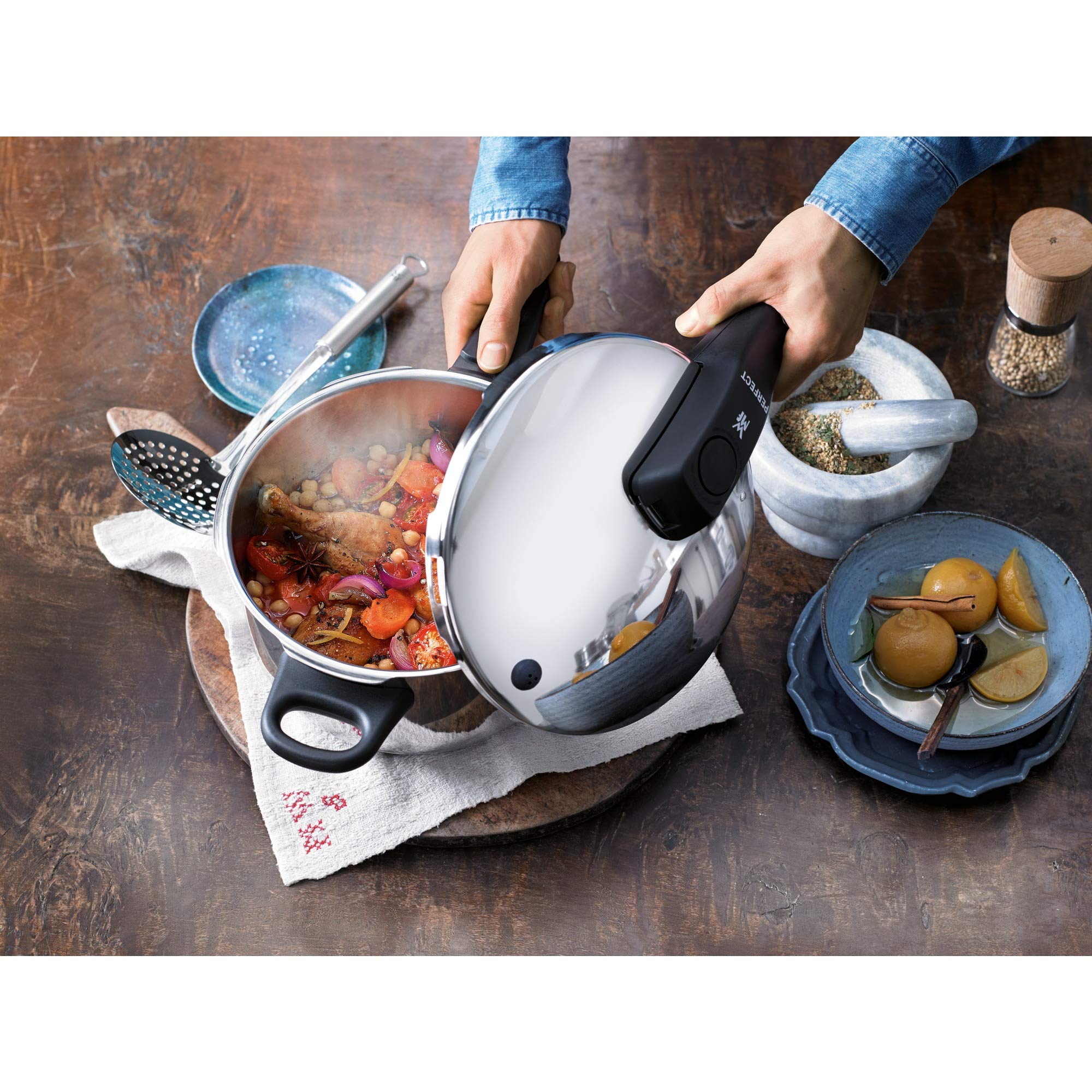 WMF 792639590 Cromargan Perfect 6.5L Silver Pressure Cooker (22cm) - Fast & Safe Cooking for Soups, Stews & Meal Prep