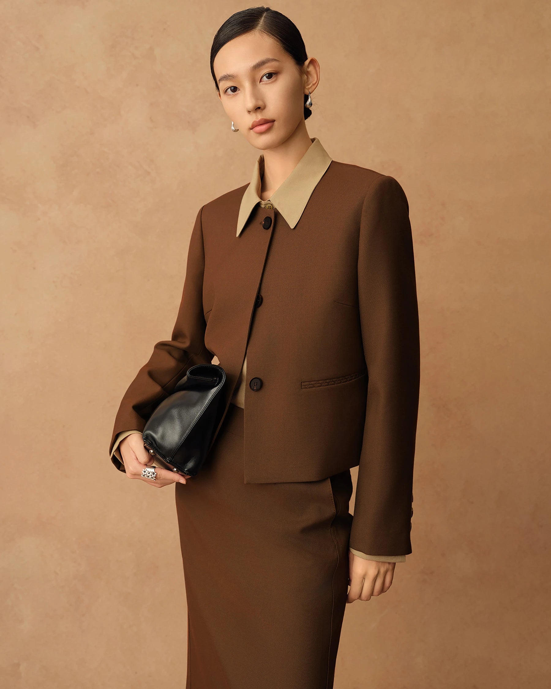 Women's Wool Fitted Blazer - Slim Fit Tailored Jacket for Office & Business Attire | Professional Workwear & Formal Occasions