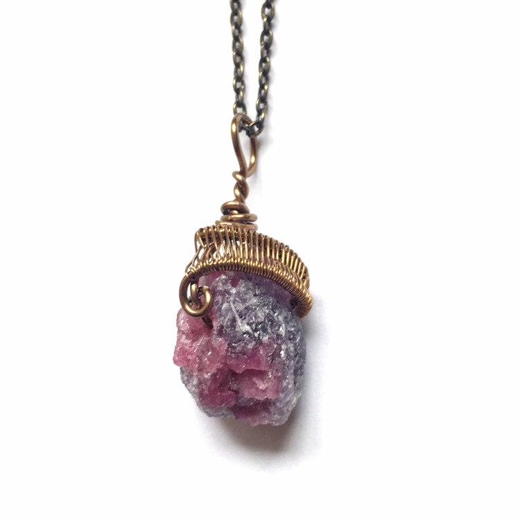 Natural Raw Pink Tourmaline Necklace for Women - Healing Crystal Jewelry for Energy Balance, Spiritual Protection & Everyday Elegance | Perfect for Meditation, Yoga & Gift Giving