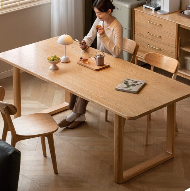 Solid Oak Wood Large Dining Table for 6-8 People - Rustic Farmhouse Style Perfect for Family Gatherings & Dinner Parties