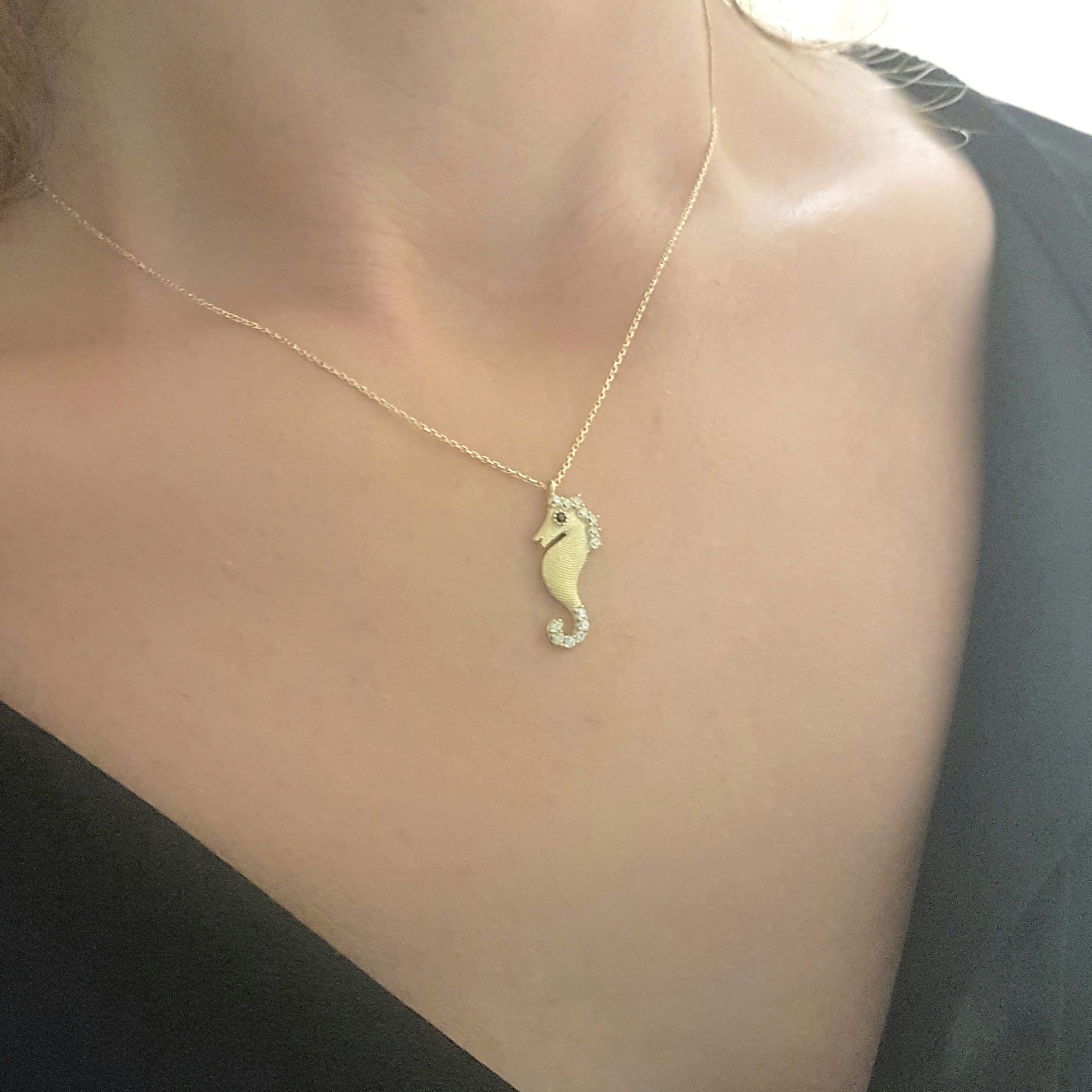 14K Solid Gold Seahorse Pendant Necklace for Women - Real Gold Ocean Jewelry Gift | Elegant Sea Life Necklace for Beach Vacation, Birthday & Anniversary Gifts