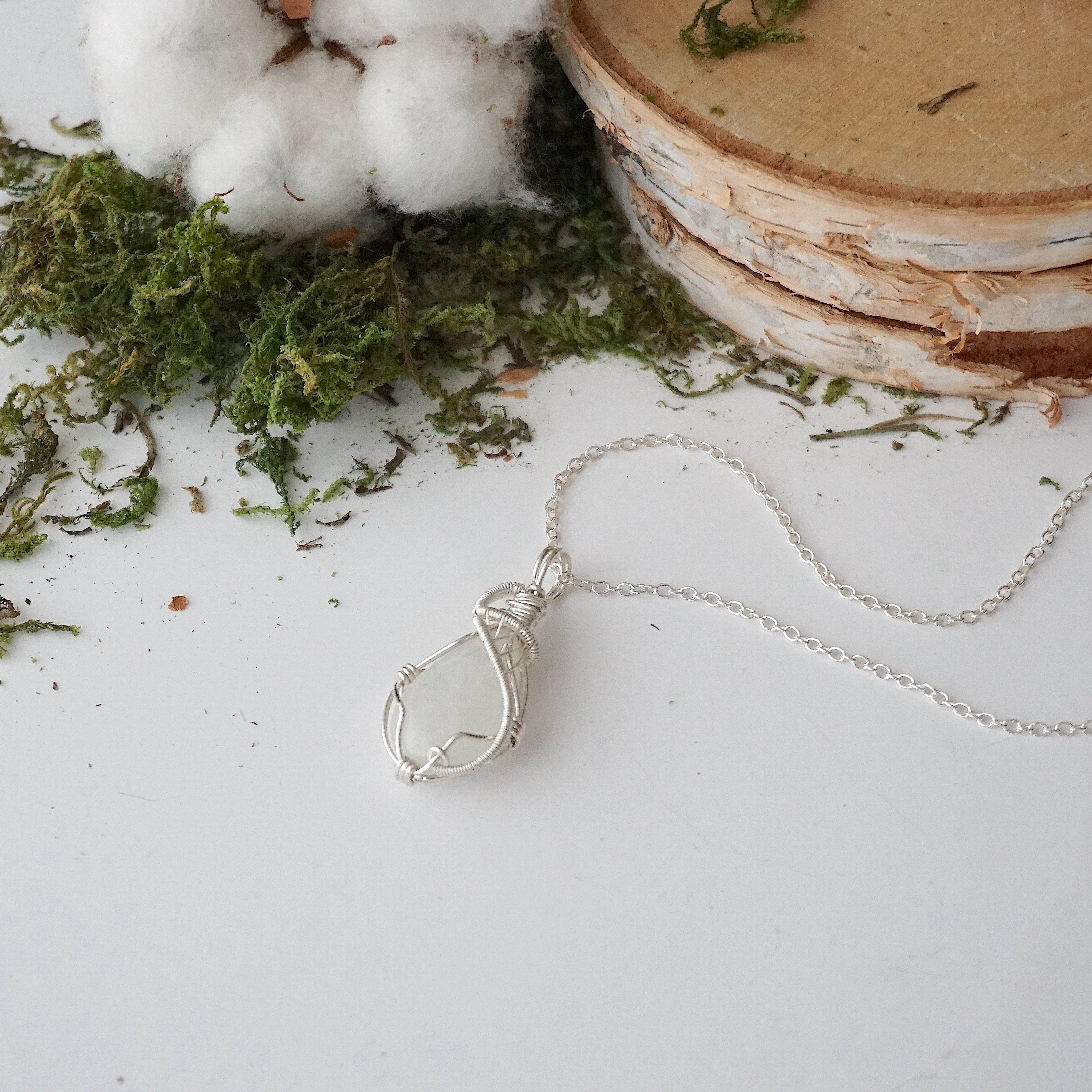 925 Sterling Silver Rainbow Moonstone Pendant Necklace for Women | Elegant Healing Crystal Jewelry Gift for Birthday, Anniversary & Special Occasions
