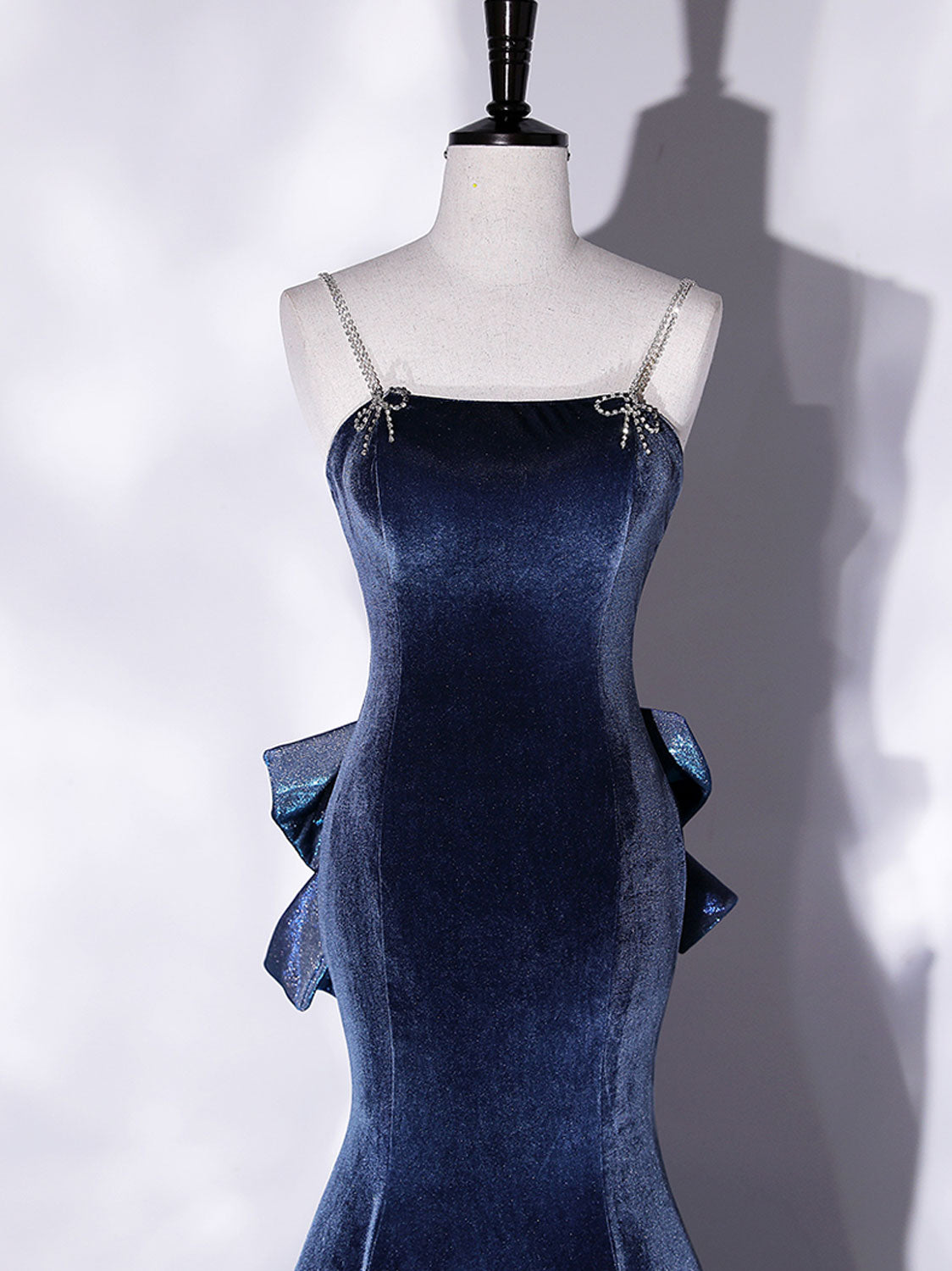 Elegant Mermaid Velvet Blue Long Prom Dresses for Women - Formal Evening Gowns for Homecoming, Ball, Wedding & Special Occasions