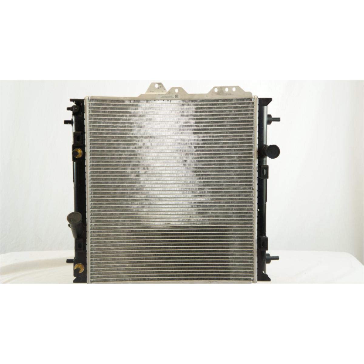 High-Performance 26mm Core AT Aluminum/Plastic Radiator 1 Row for 2003-2009 Chrysler PT Cruiser 2.4L L4 Engine with Oil Cooler - Perfect for Cooling System Upgrades & Engine Overheating Prevention