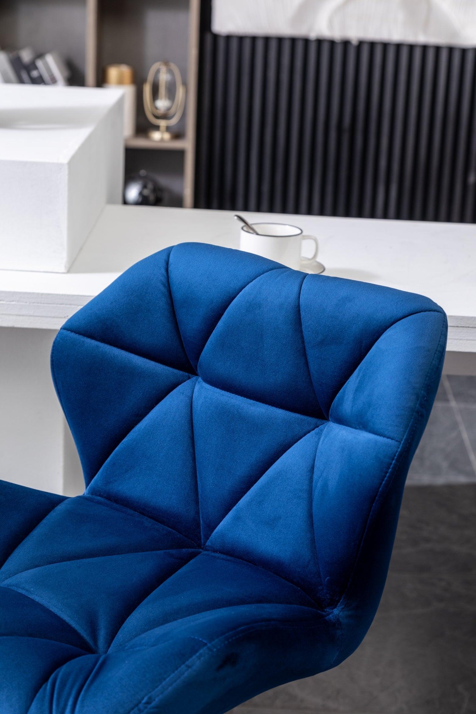Roundhill Furniture Breni Velvet Diamond Tufted Swivel Adjustable Height Bar Stool - Set of 2, Navy Blue Velvet Upholstery - Perfect for Kitchen Islands, Home Bars & Breakfast Nooks