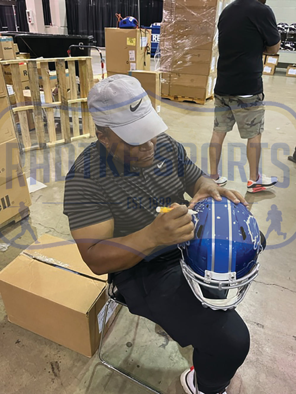 Barry Sanders Autographed Detroit Lions Speed Full Size NFL Helmet - Official Collectible Football Memorabilia for Fans & Sports Enthusiasts - Perfect for Display in Man Cave, Game Room, or Office Decor
