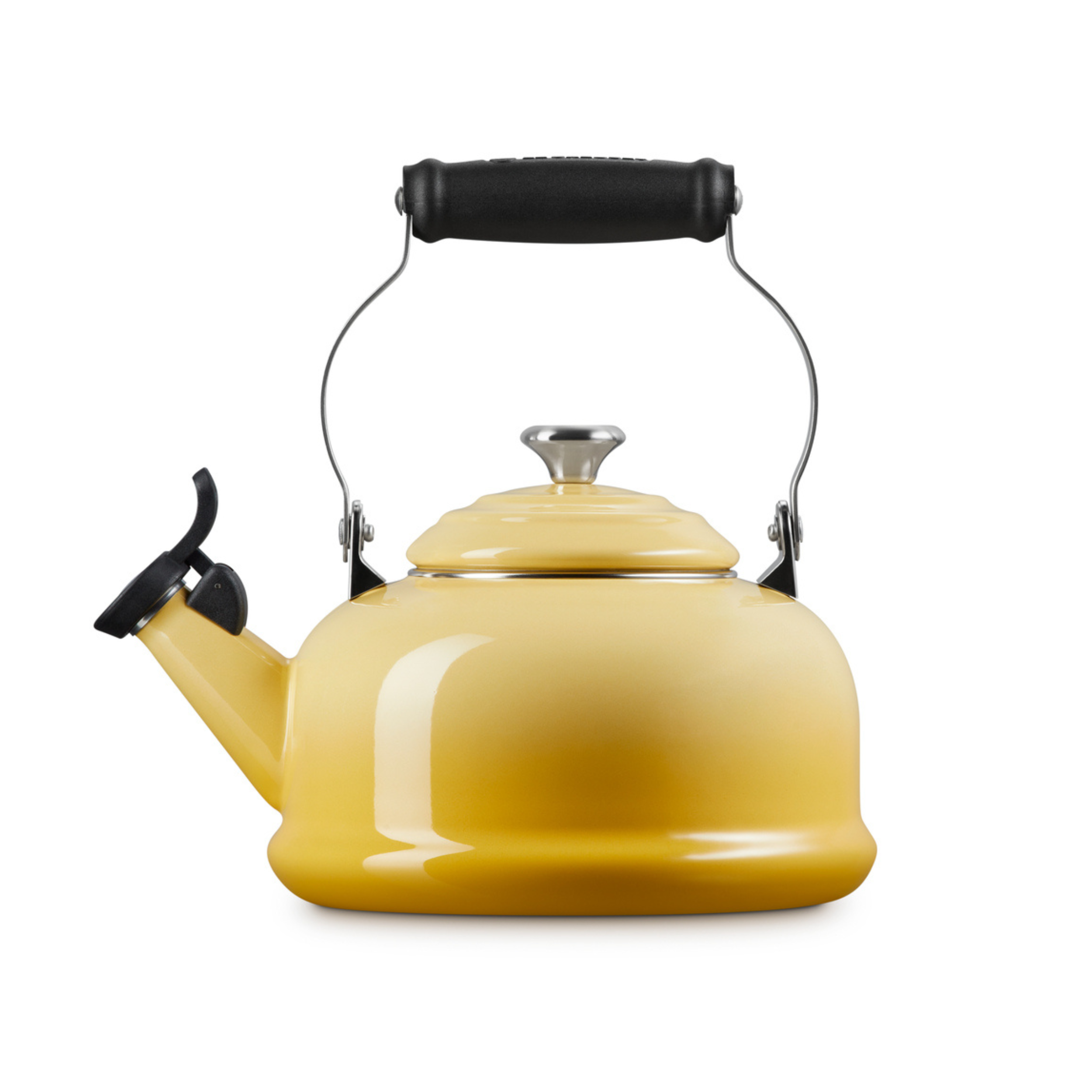 Le Creuset 1.6L Classic Whistling Tea Kettle in Camomille - Perfect for Stovetop & Electric Ranges, Ideal for Tea Lovers & Home Brewing