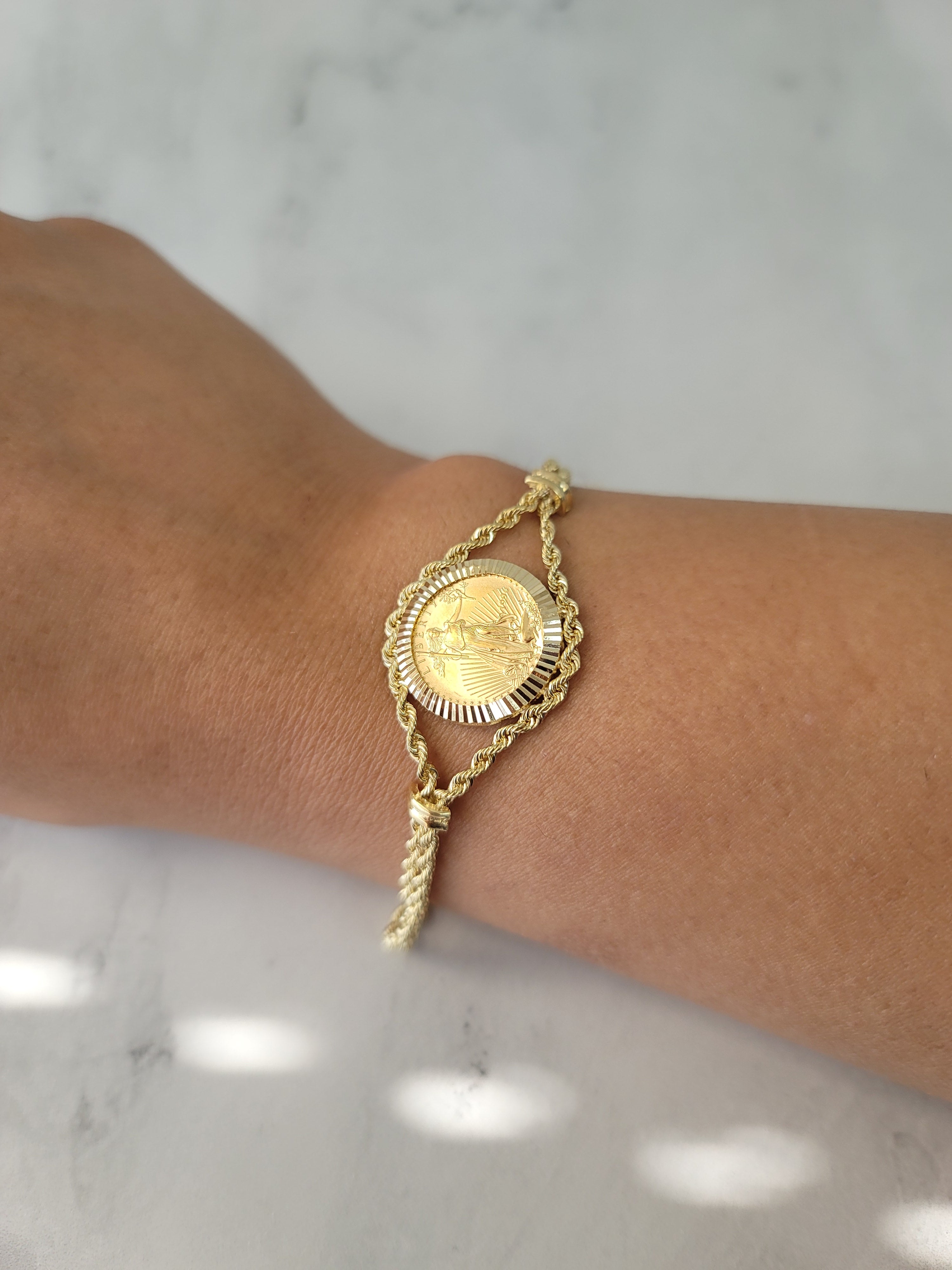 Lady Liberty US Coin Bracelet with Fluted Bezel on Rope Chain - Vintage Silver Coin Jewelry for Women, American Eagle Coin Necklace - Perfect for Patriotic Gifts & Everyday Wear
