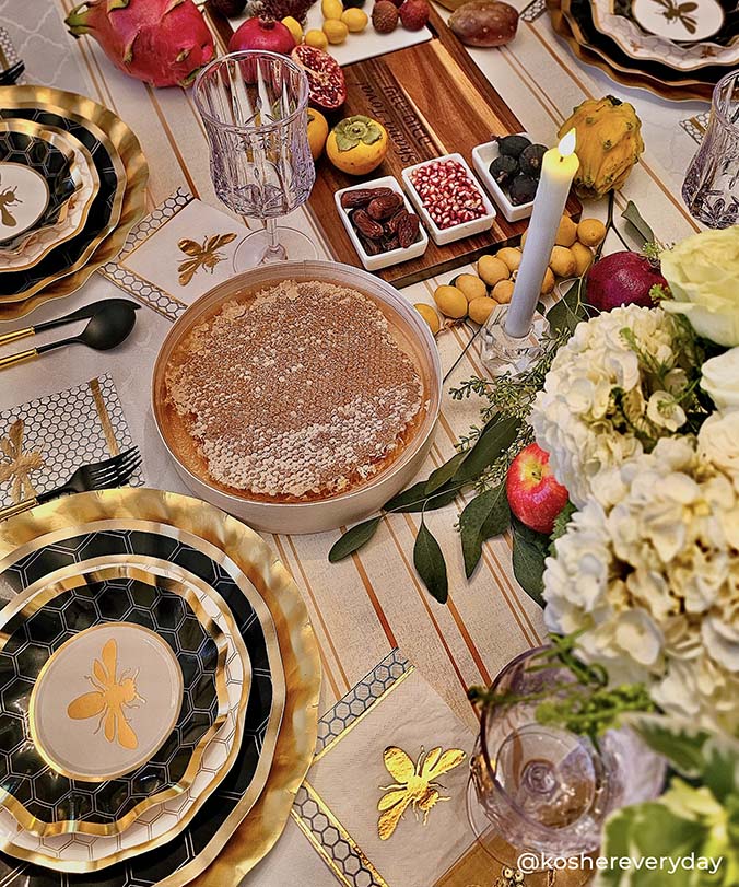 Premium Honeybee Design Cocktail Napkins - 20 Pack | Elegant Party, Wedding & Event Decor | Eco-Friendly Paper Napkins for Drinks & Appetizers