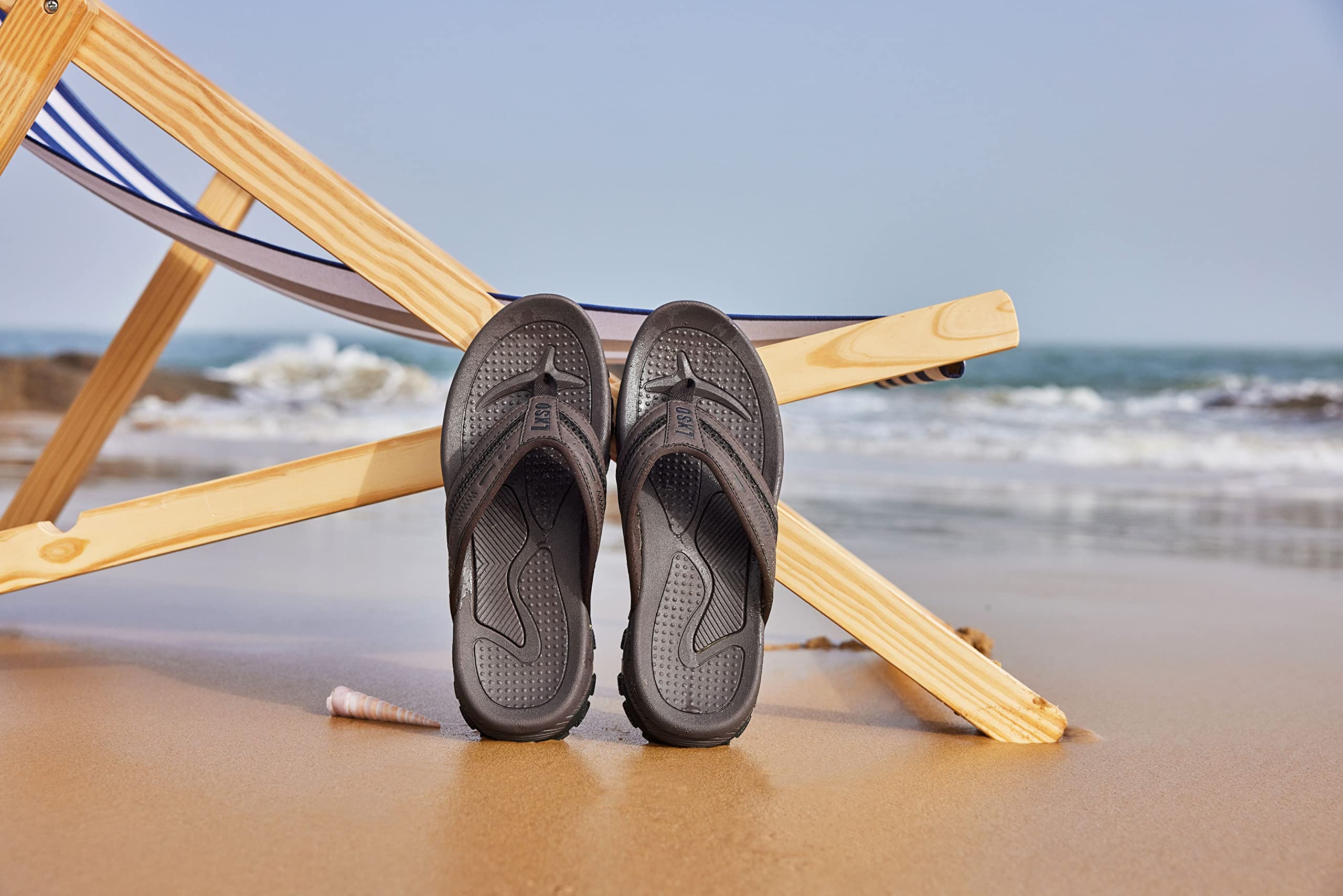 **Men's Arch Support Flip Flops - Water Resistant Beach Sandals & Shower Shoes for Pool, Gym, and Outdoor Comfort**