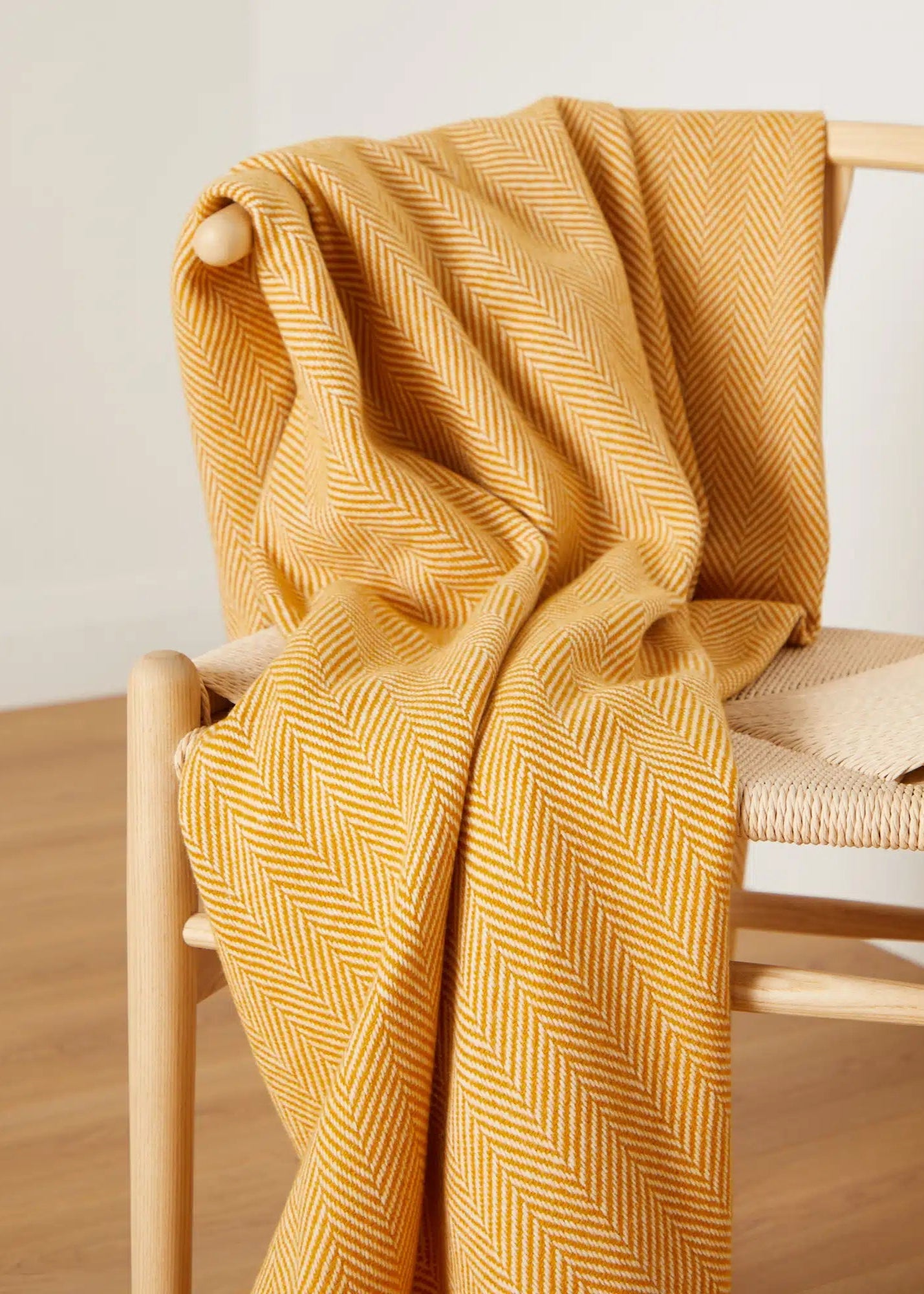 Foxford Cashmere Lambswool Throw Blanket - Soft Luxury Herringbone Pattern in Gold - Perfect for Sofa, Bed & Home Decor