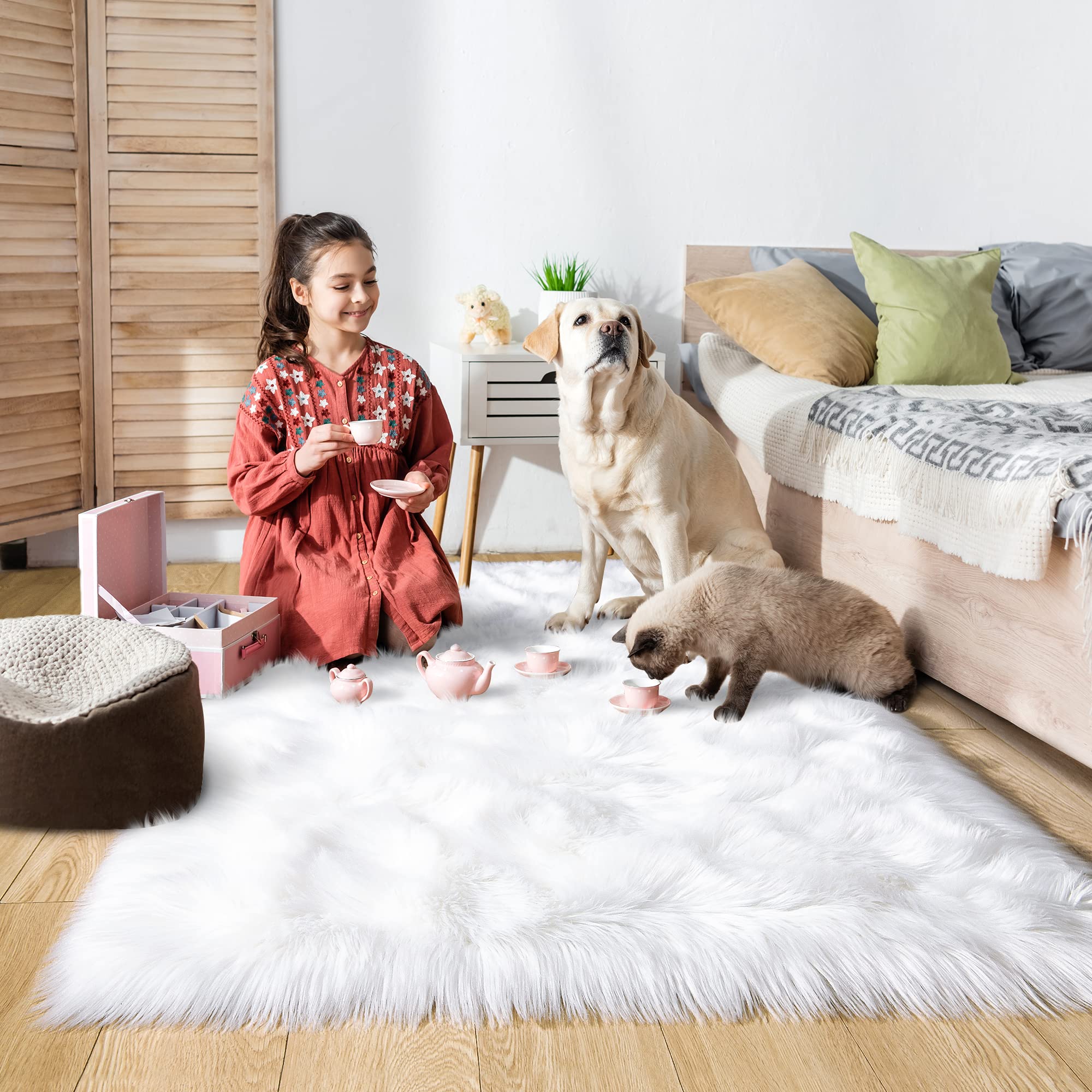 Noahas 3x5 White Faux Sheepskin Rug - Ultra Soft Fluffy Faux Fur Area Rug for Bedroom & Living Room - Washable Shag Carpet - Luxury Home Decor for Cozy Spaces, Nursery, Dorm Room & Office