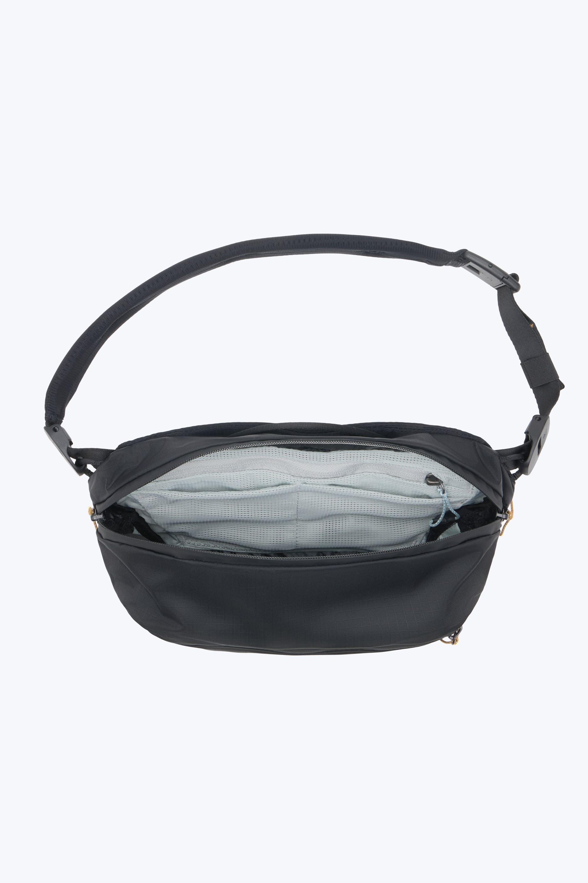 Peak Design 4L Outdoor Sling Bag - Waterproof & Lightweight Camera Crossbody Bag for Hiking, Travel & Everyday Carry (Black)