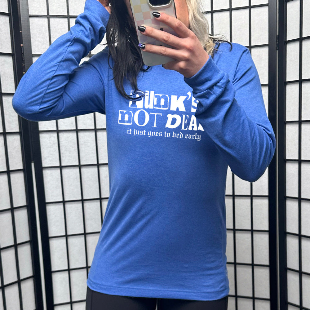 Punk's Not Dead Long Sleeve T-Shirt for Men & Women | Vintage Punk Rock Graphic Tee | Casual Streetwear for Concerts & Everyday Wear