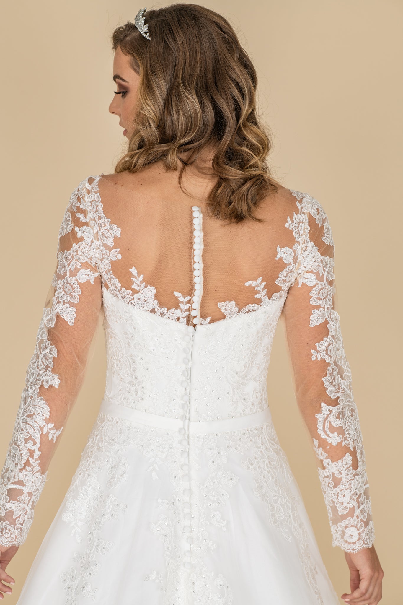 Elegant Bridal Lace Wedding Gown for Women - Perfect for Church Ceremonies, Beach Weddings & Formal Receptions
