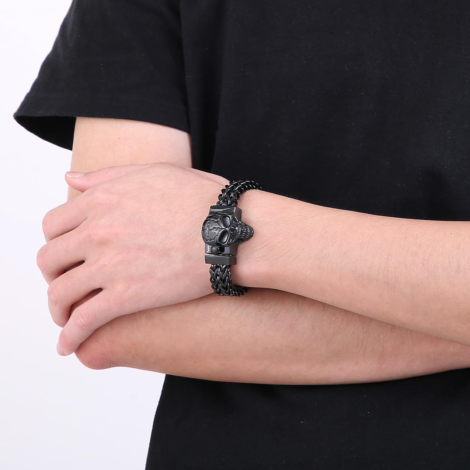 Gothic Skull Curb Chain Bracelet for Men - Stainless Steel Punk Jewelry in Gold, Black & Silver - Perfect for Rock Concerts, Halloween & Alternative Fashion