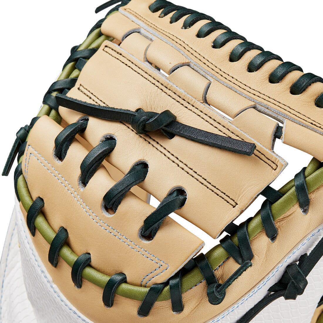 Wilson A2000 Super SnakeSkin FPCM23 Fastpitch Softball Catcher's Mitt - 34 Inch for Youth & Adult Players (WBW10273934 B12) | Perfect for Competitive Games, Training & Practice