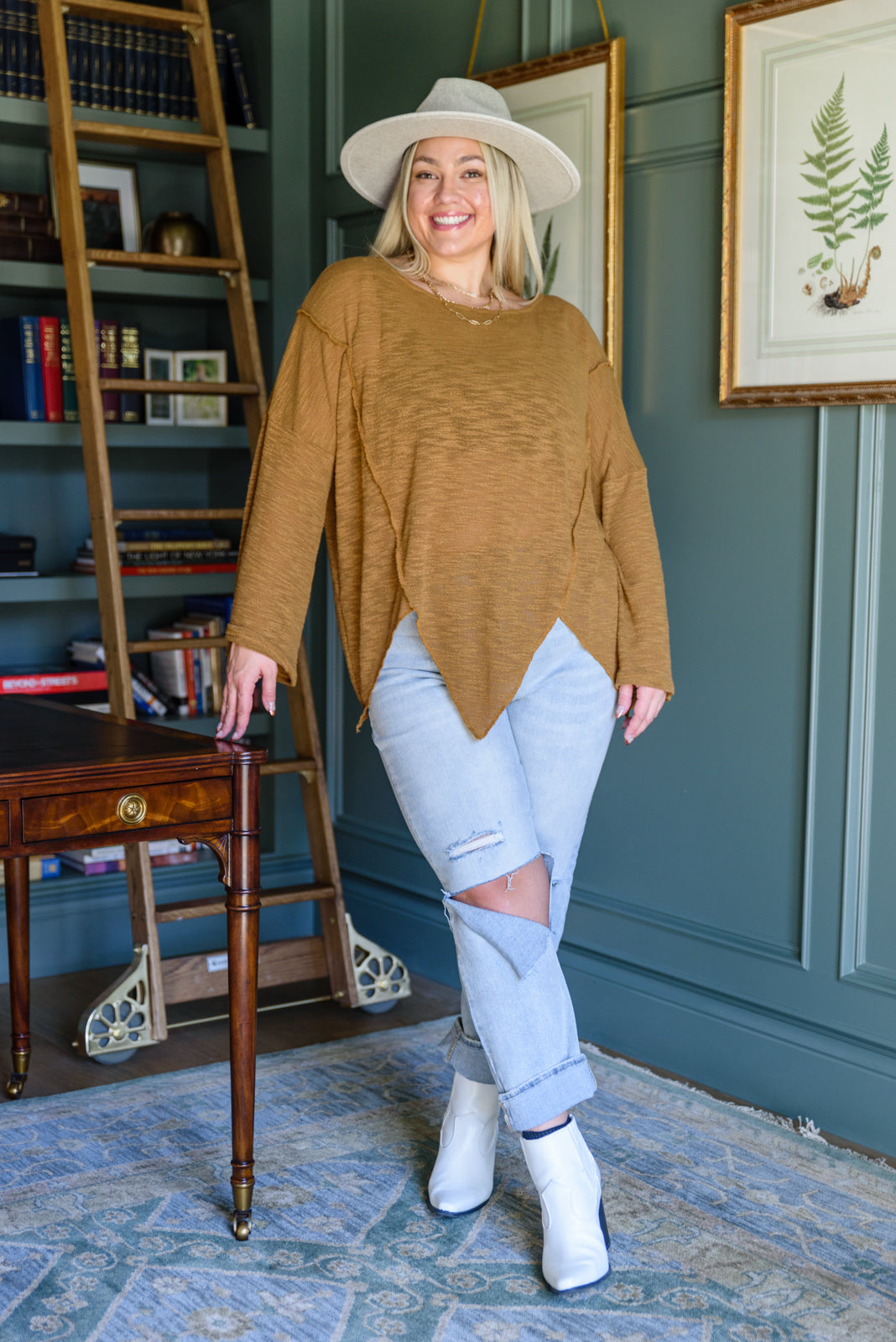 Stylish Lightweight Sweater for Women - Soft Comfortable Knit Pullover - Perfect for Casual Outfits, Office Wear & Fall Layering
