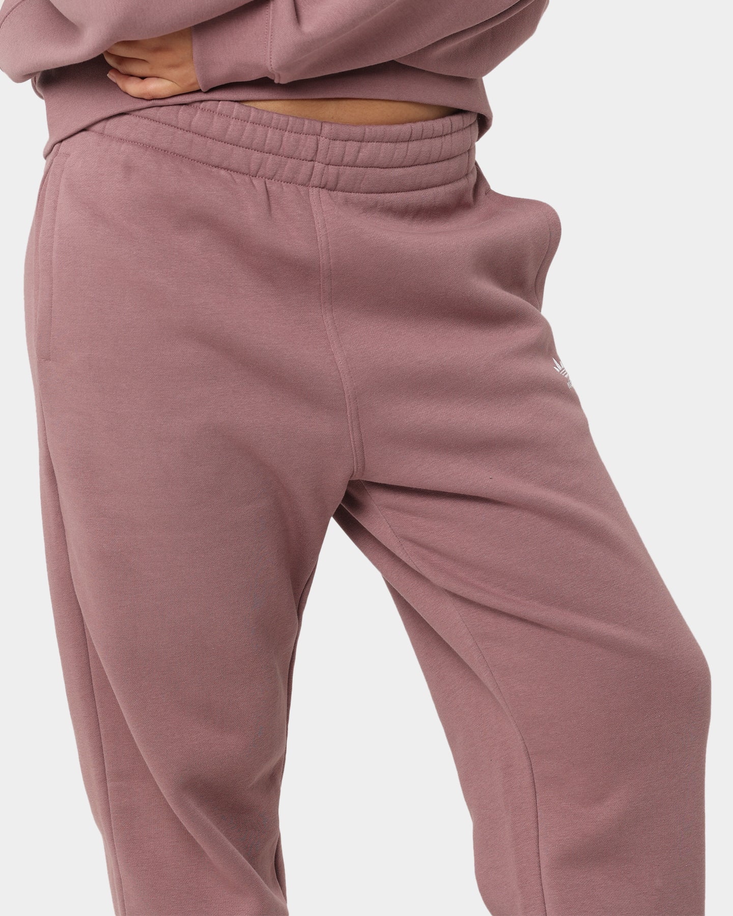 Adidas Women's Adicolor Essentials Fleece Sweatpants - Soft Comfortable Joggers for Yoga, Running & Lounge Wear (Wonder Oxide)