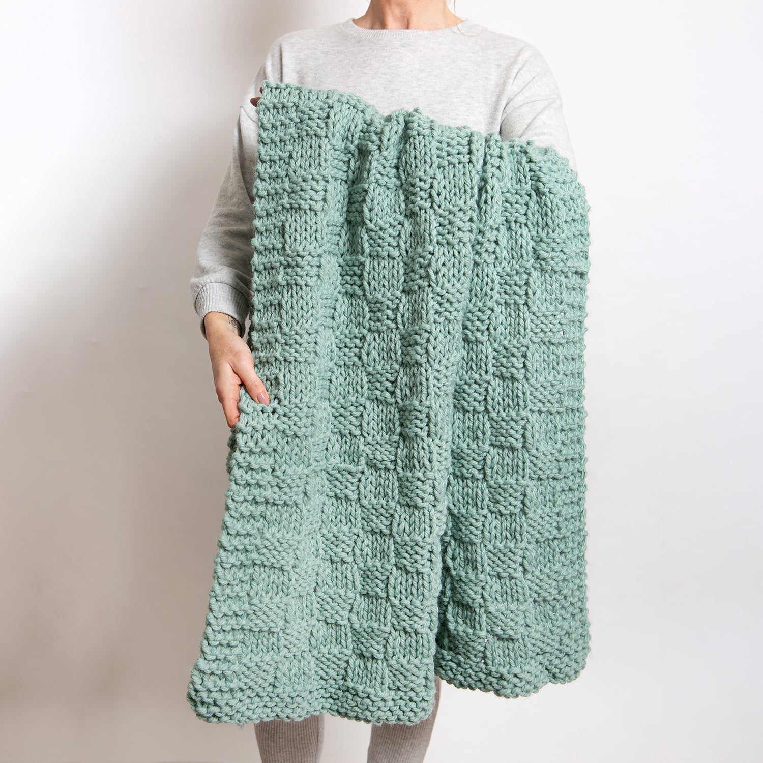 Basketweave Stitch Knitting Kit - DIY Chunky Blanket Making Set for Beginners - Perfect for Home Decor, Cozy Throw Blanket, and Handmade Gift Ideas