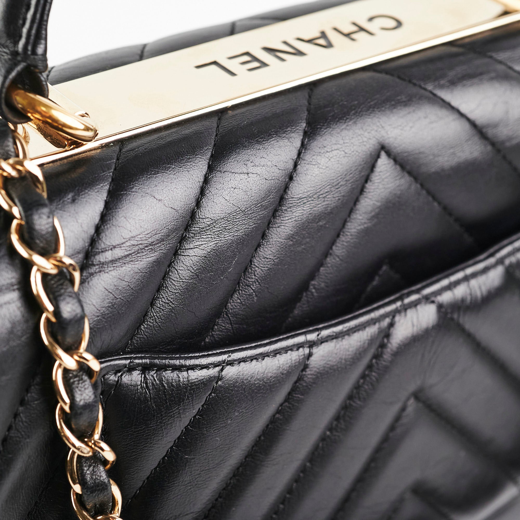 Chanel Trendy CC Handbag Black Lambskin Leather Luxury Shoulder Bag for Women - Perfect for Evening Parties, Work & Special Occasions