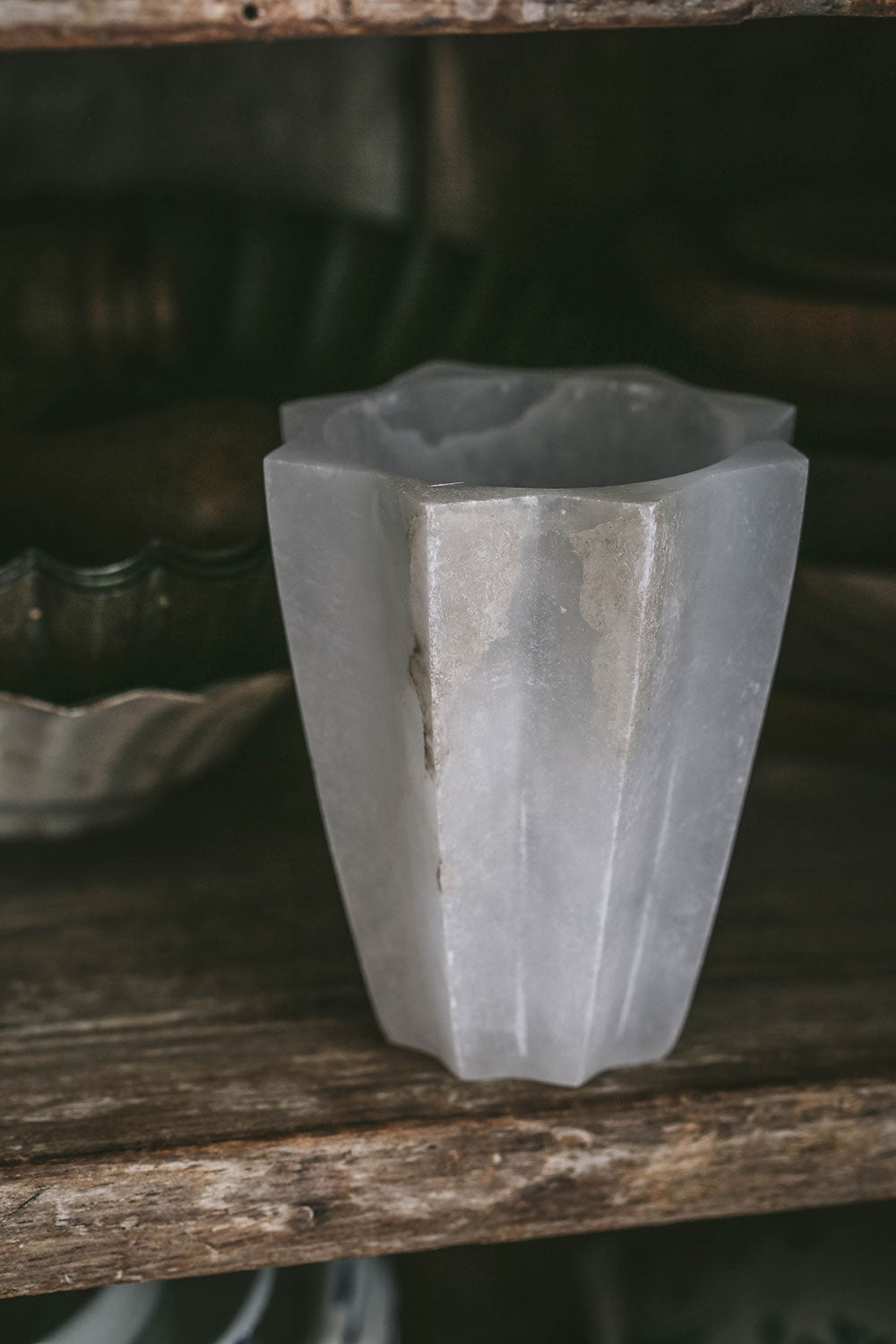 Elegant Fluted Alabaster Vase - Handcrafted Stone Vessel for Home Decor, Wedding Centerpieces & Luxury Gift Giving