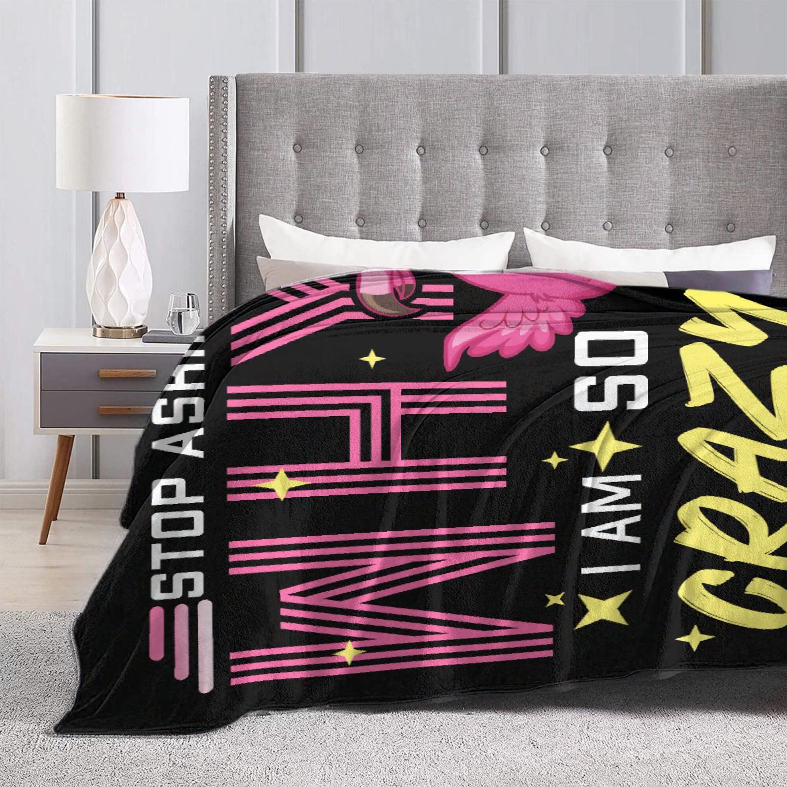 Flamingo Blanket - Soft Lightweight Fluffy Plush Fleece Throw for Boys, Girls, Women & Men - 120 x 90 Inch Extra Large Cozy Blanket for Bed, Sofa, Couch - Perfect Gift for Flamingo Lovers & Home Decor