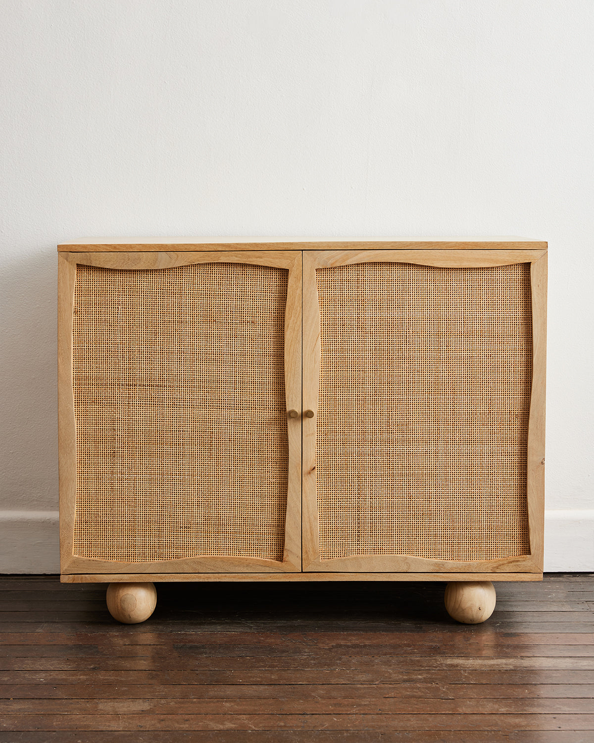 Stylish Rattan Sideboard Cabinet - Natural Woven Storage for Living Room, Dining Room & Bedroom - Perfect for Home Decor & Organization