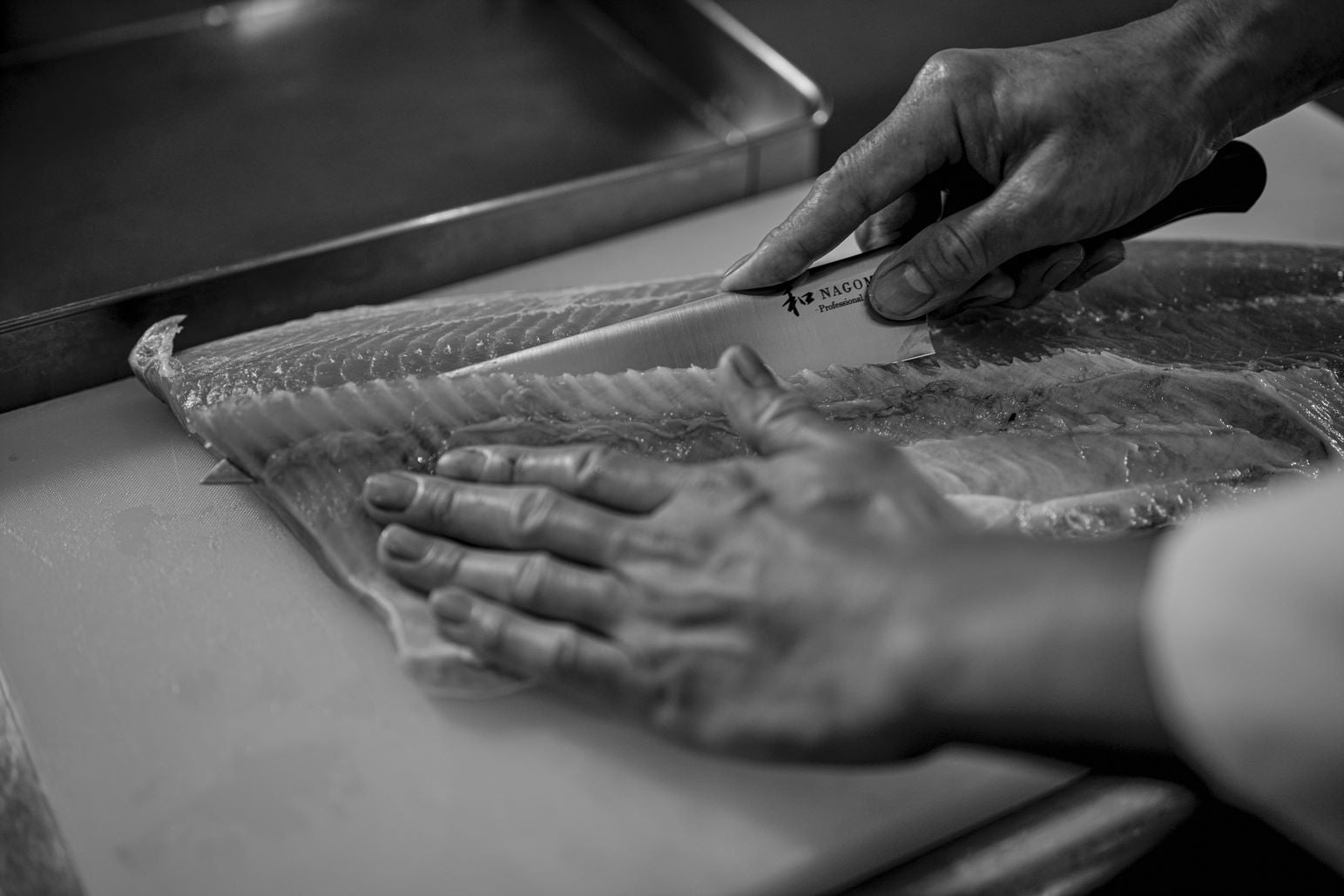 Nagomi Japan Professional Slicing Knife - High-Quality Japanese Chef Knife for Sushi, Meat & Vegetables - Perfect for Home Kitchens & Professional Chefs