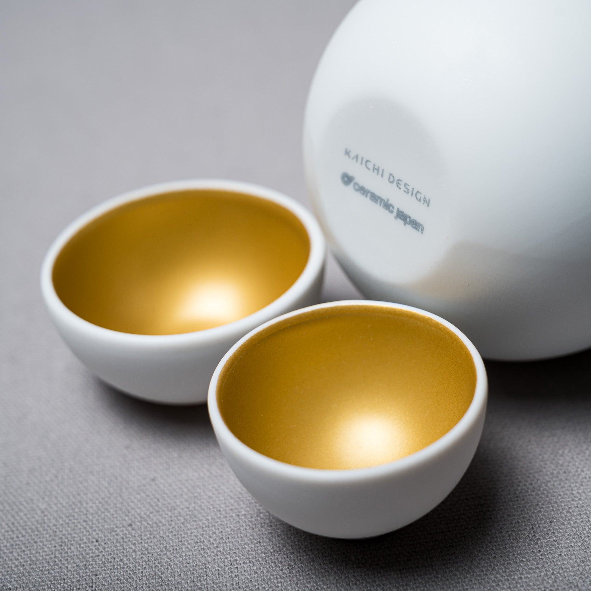 Snowman Sake Set - Elegant Matt Glaze Ceramic with Gold Scarf Design | Japanese Winter Themed Drinking Set for Holiday Parties & Gift Giving