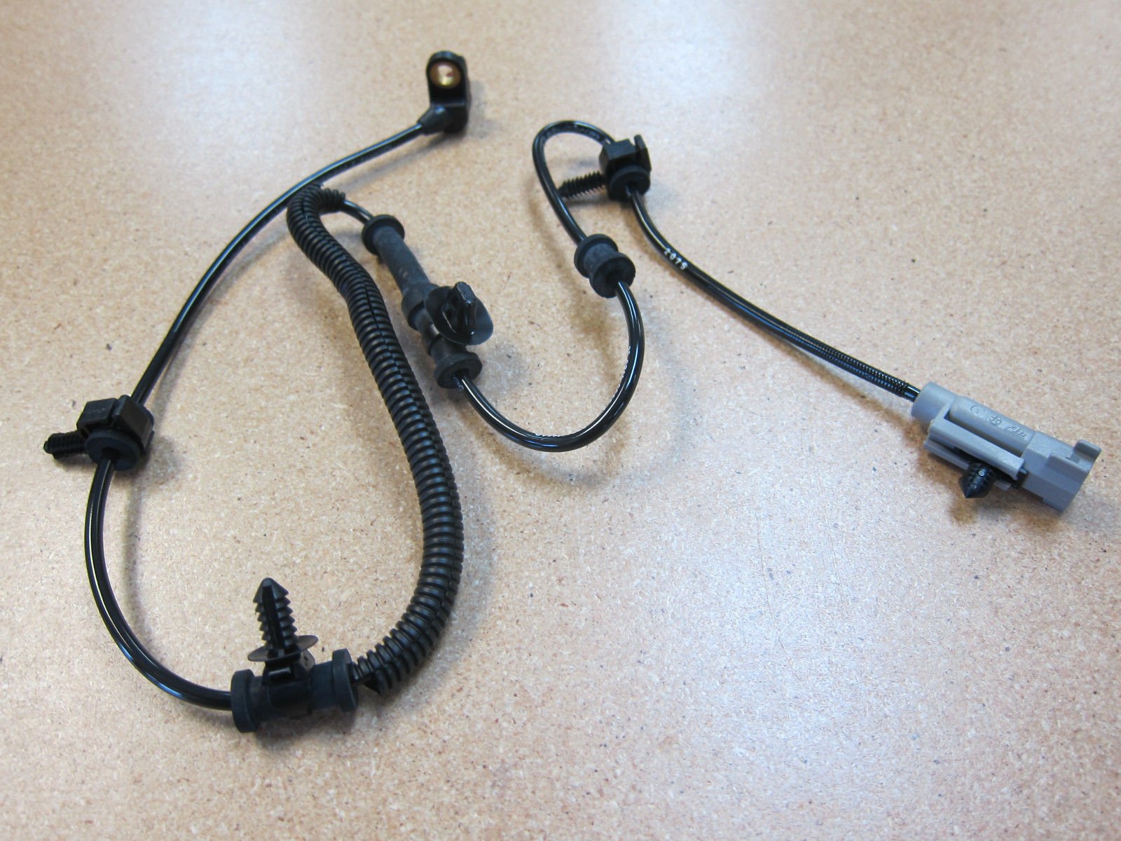 Jeep Wrangler Commander Grand Cherokee Wheel Speed Sensor - Mopar OEM Replacement Part for Off-Road & Daily Driving