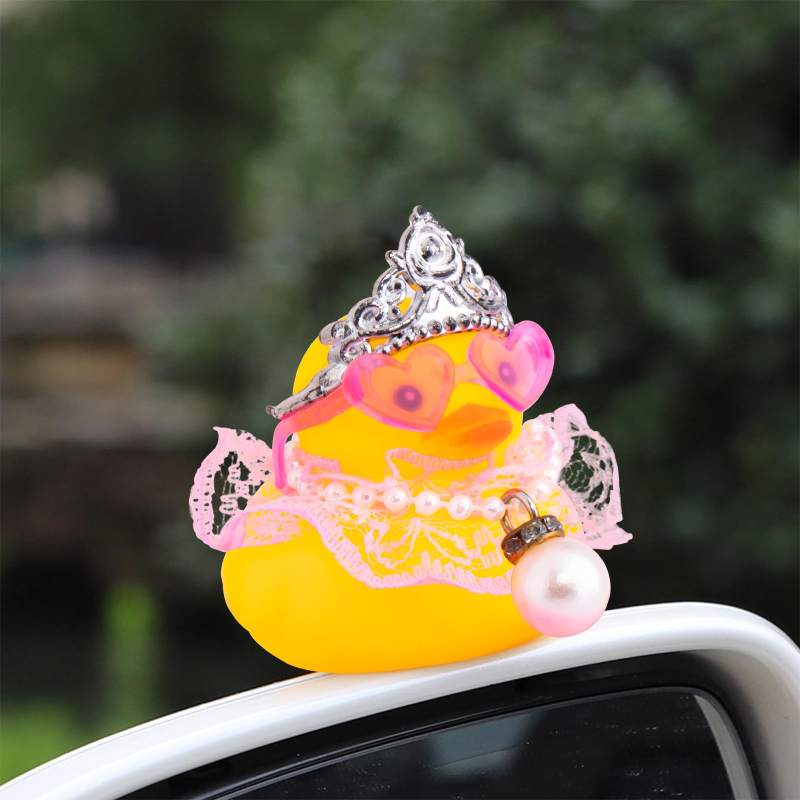 Wonuu Cute Pink Lace Rubber Duck Car Decor with Heart Sunglasses & Pearl Necklace - Fun Dashboard Accessory for Car Interior Decoration & Gift Idea