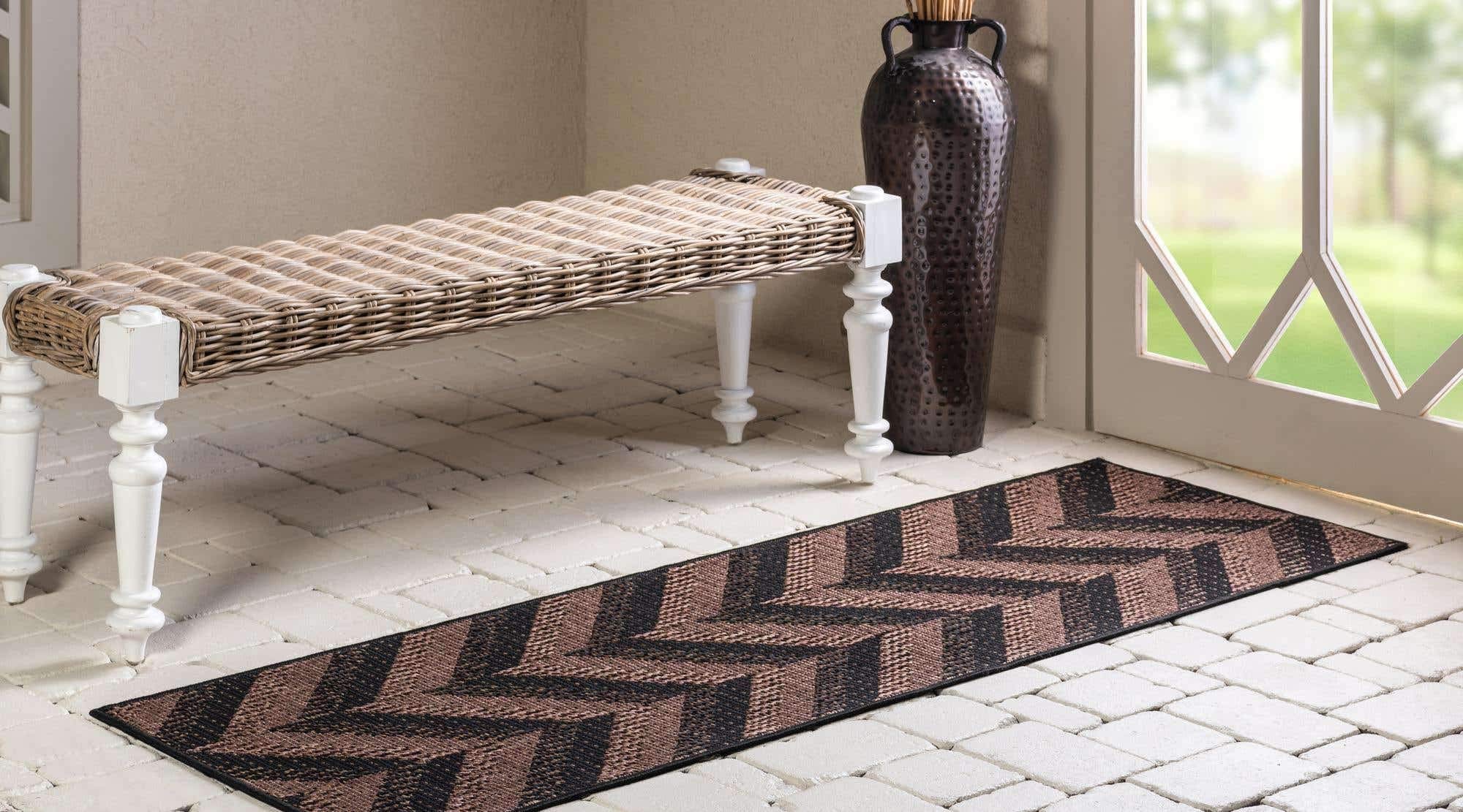 Unique Loom Outdoor Modern Chevron Area Rug - 2'2