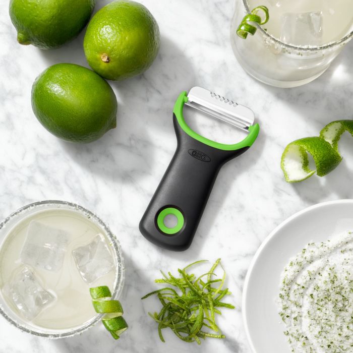 OXO Citrus Peeler - Stainless Steel Lemon & Orange Peeler - Easy Grip Kitchen Tool for Peeling Fruits - Perfect for Juicing, Cooking & Baking