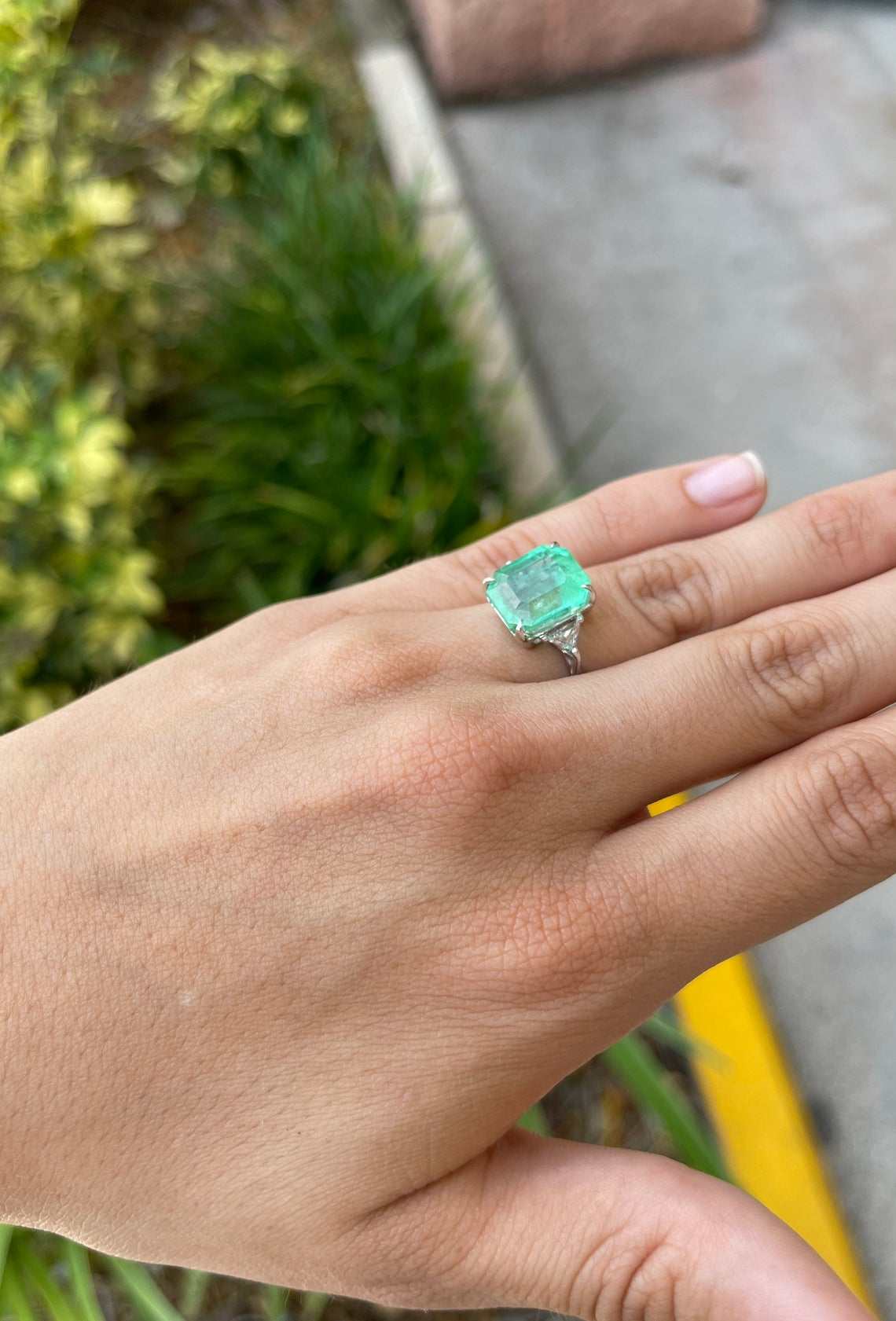 18K Gold 3 Stone Emerald and Trillion Diamond Anniversary Ring - 9.41tcw Large Size for Women, Perfect for Wedding, Engagement, Anniversary and Special Occasion Gifts