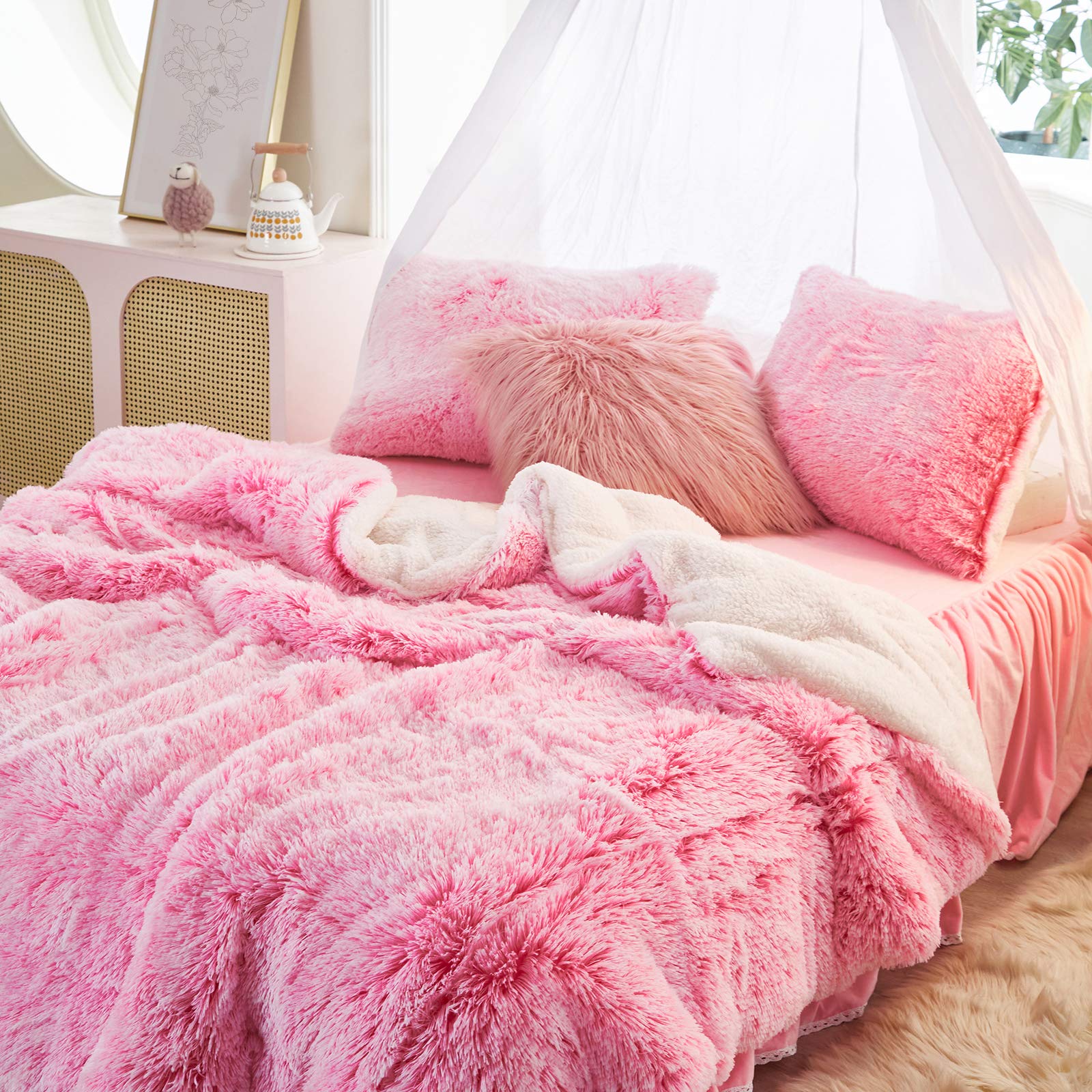 Luxury Faux Fur Comforter Set Queen Size - Pink & White Shaggy Fluffy Reversible Bedding with Sherpa Backing | Ultra Warm Winter Blanket for Cozy Bedroom Decor, Gift Idea for Women & Girls