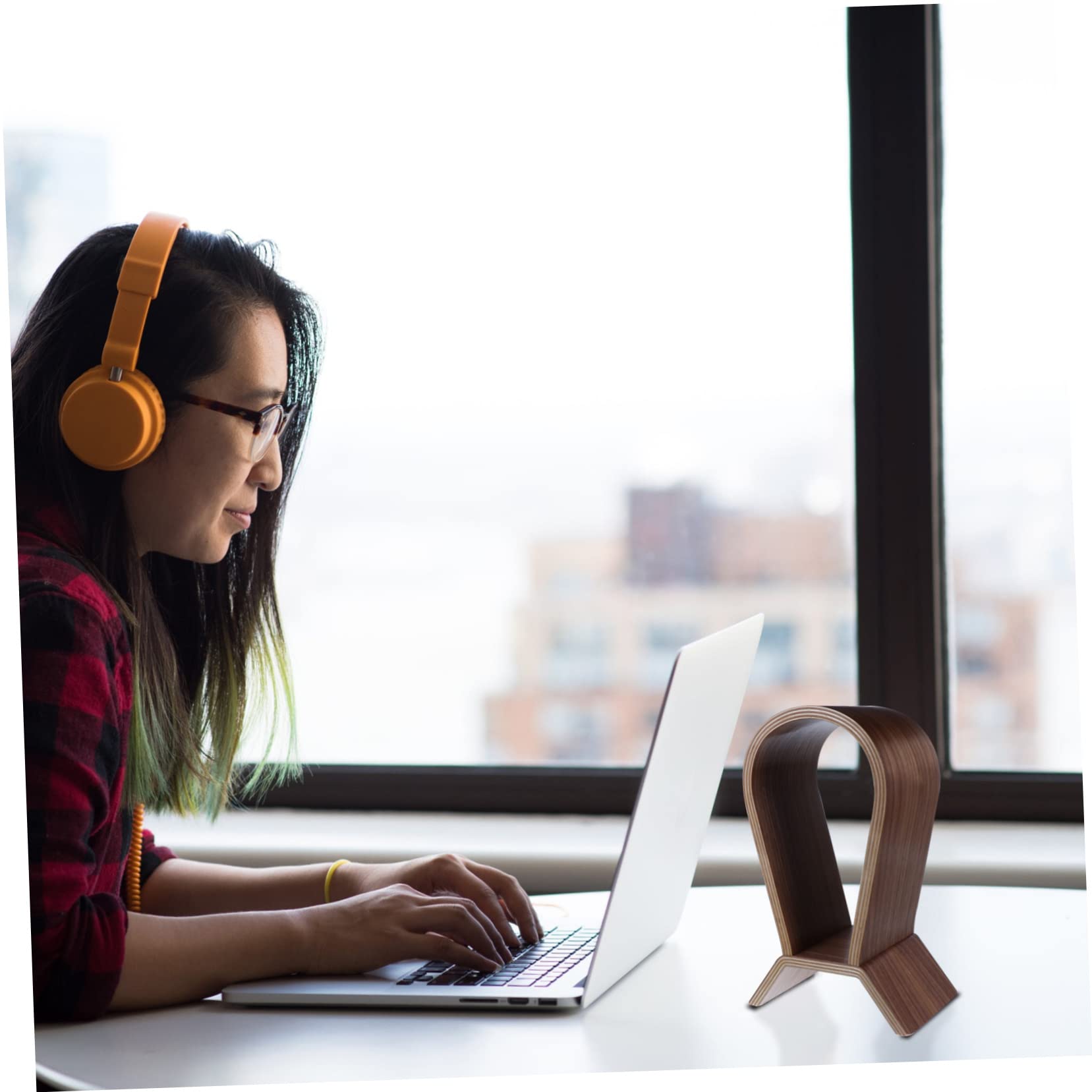 Veemoon Premium Walnut Wood Headphone Stand - Multi-Functional Headset Holder for Home & Office Use, Perfect for Gaming Setup and Audio Equipment Organization