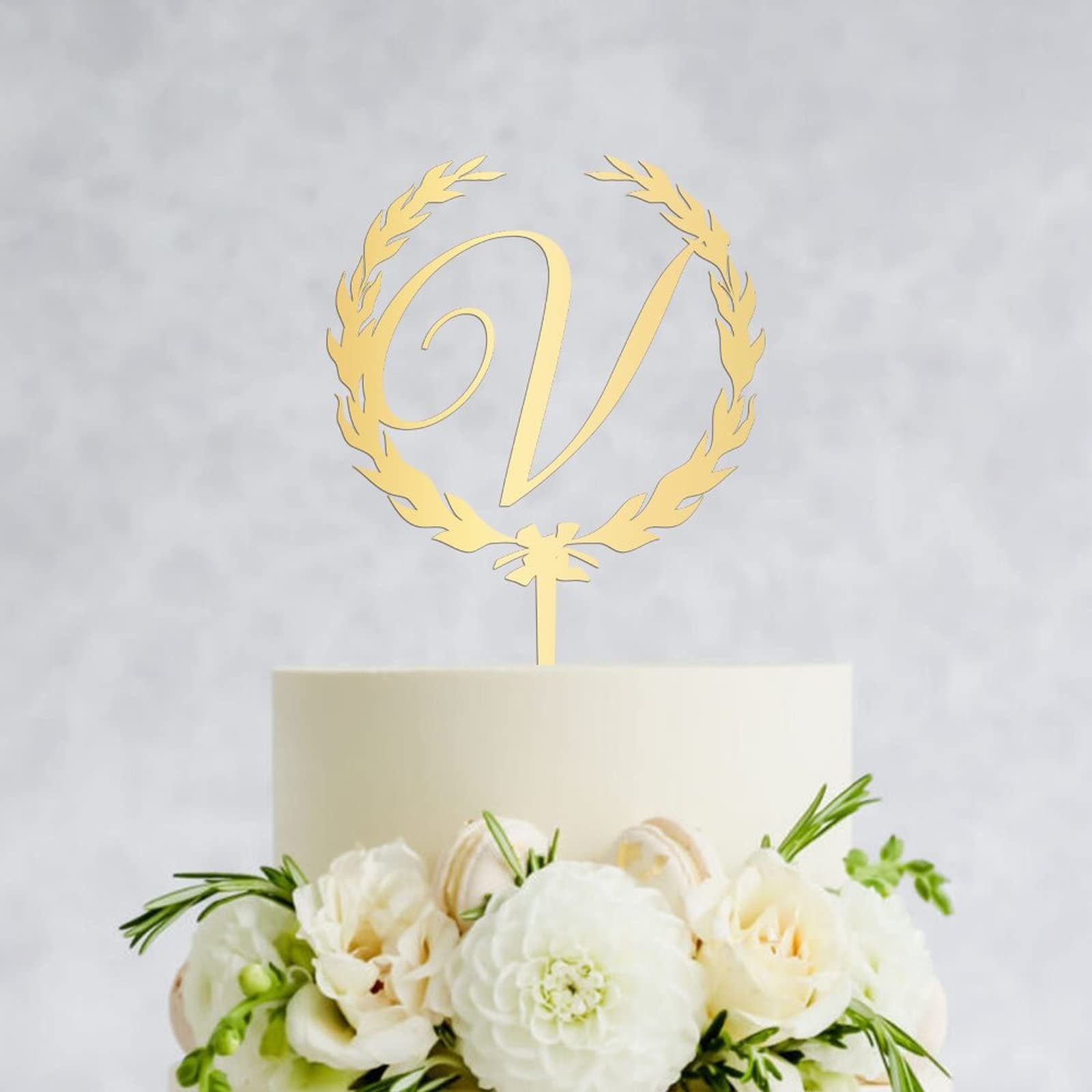 Custom Acrylic Gold Cake Topper with Initial Letter V - Vinisong Personalized Wedding, Anniversary & Birthday Cake Decoration - Perfect for Wreath Cake Decor, Party Supplies & Special Occasions