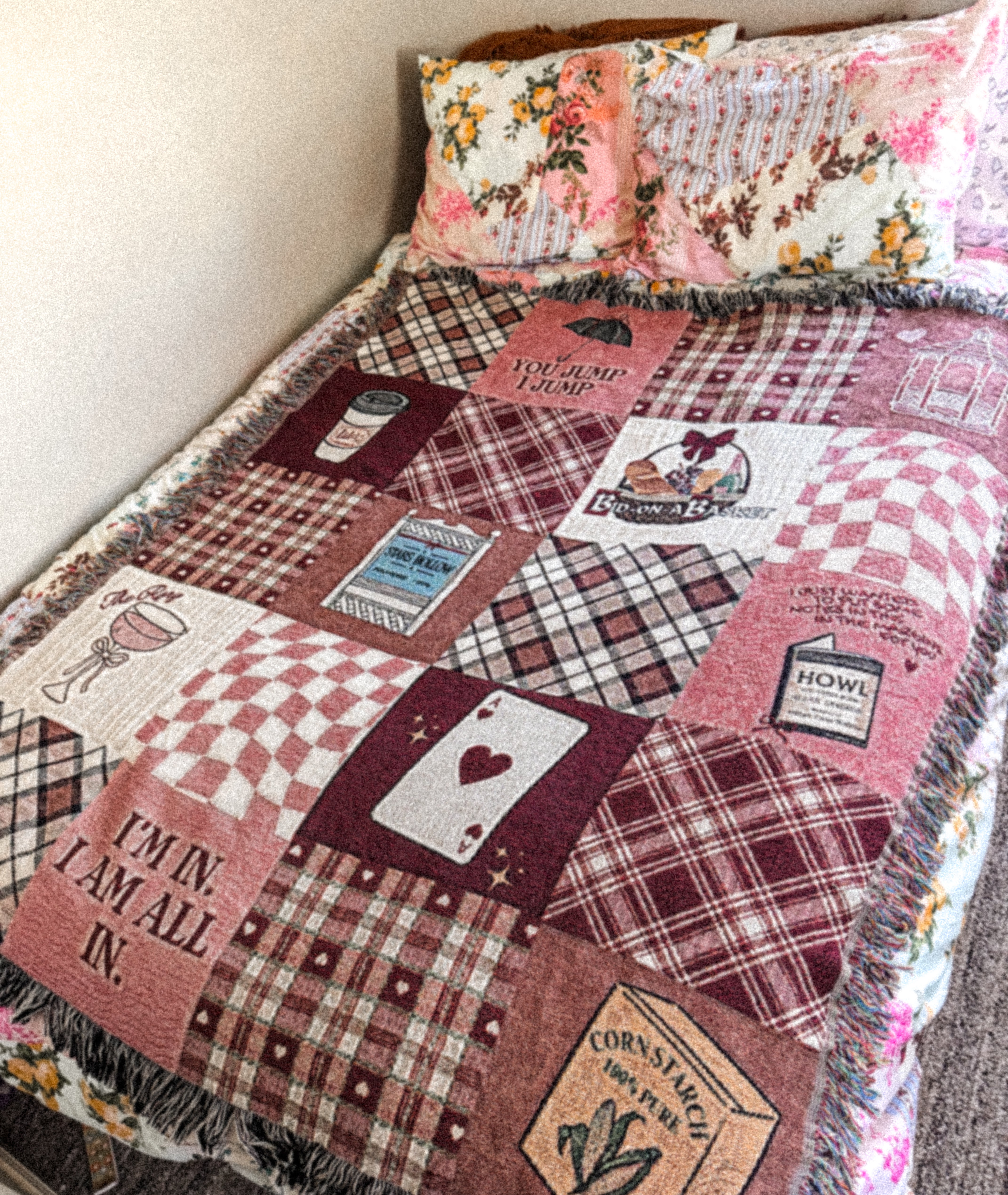 Stars Hollow Love Woven Blanket - Soft Cozy Throw for Couch, Bed & Outdoor - Perfect for Gifts, Movie Nights & Camping