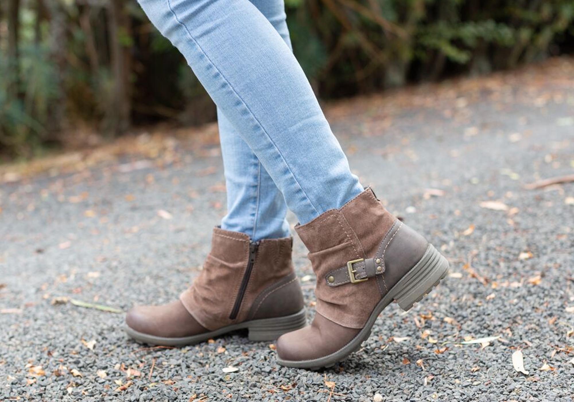 Planet Shoes Peyton Women's Comfortable Leather Ankle Boots with Arch Support - Perfect for Work, Travel & Everyday Wear