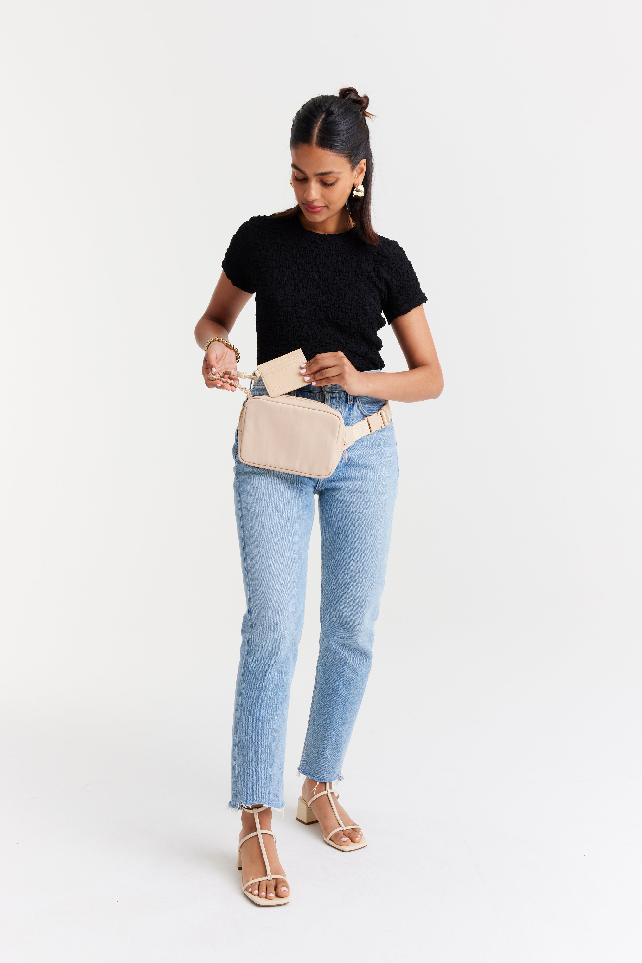 Stylish Beige Belt Bag for Women & Men - Crossbody Fanny Pack with Adjustable Strap - Perfect for Travel, Hiking, Running & Everyday Use