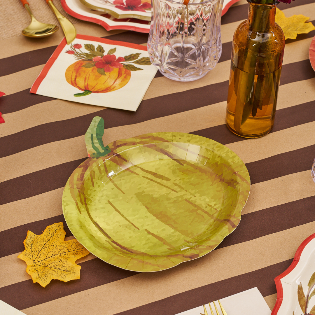 Autumn Foliage Table Setting - Fall Leaf Decor for Thanksgiving & Holiday Dining - Perfect for Seasonal Centerpieces & Home Decor
