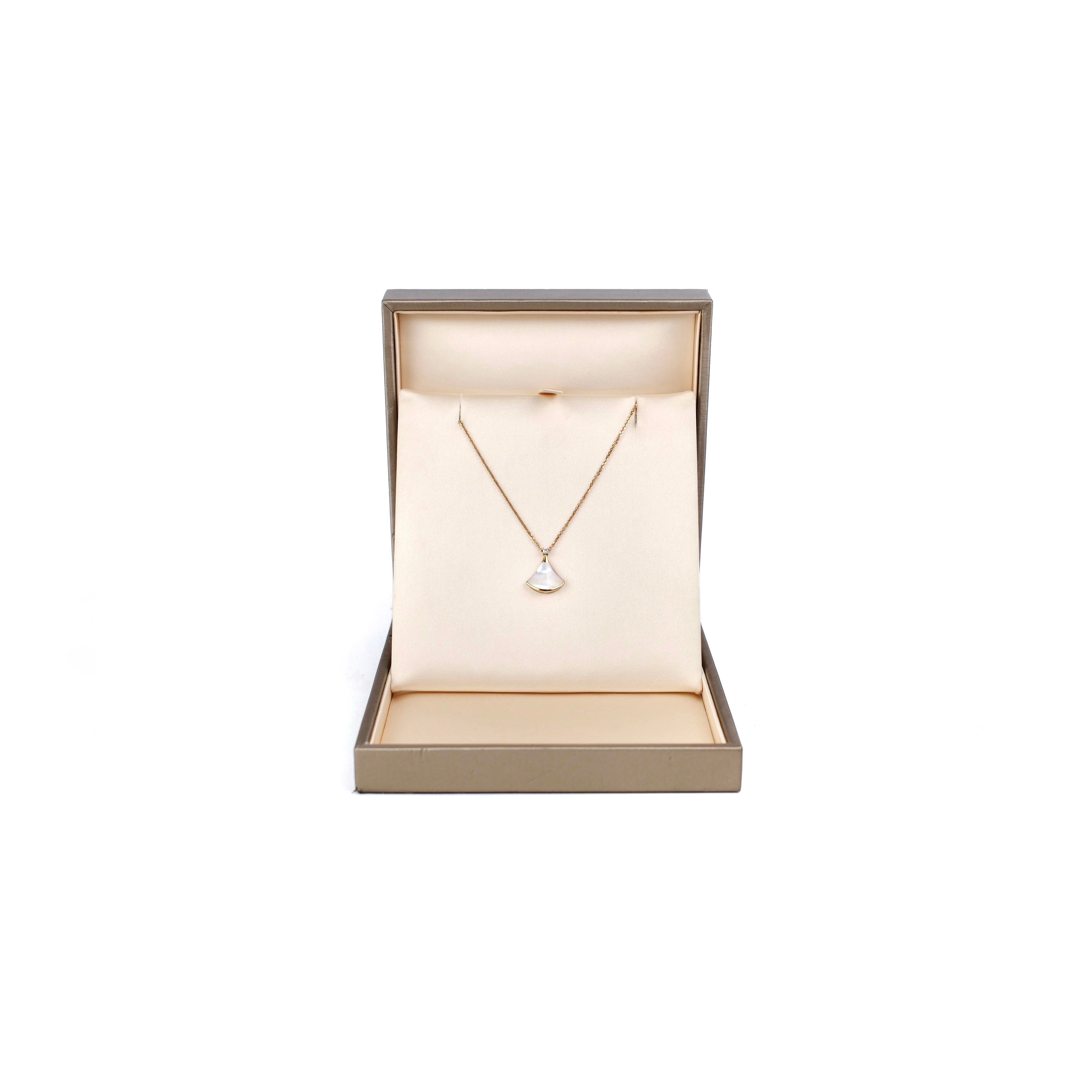 Bvlgari Diva Dream Necklace - 18K Rose Gold with Mother of Pearl Pendant | Elegant Jewelry for Women, Perfect for Weddings, Parties & Special Occasions
