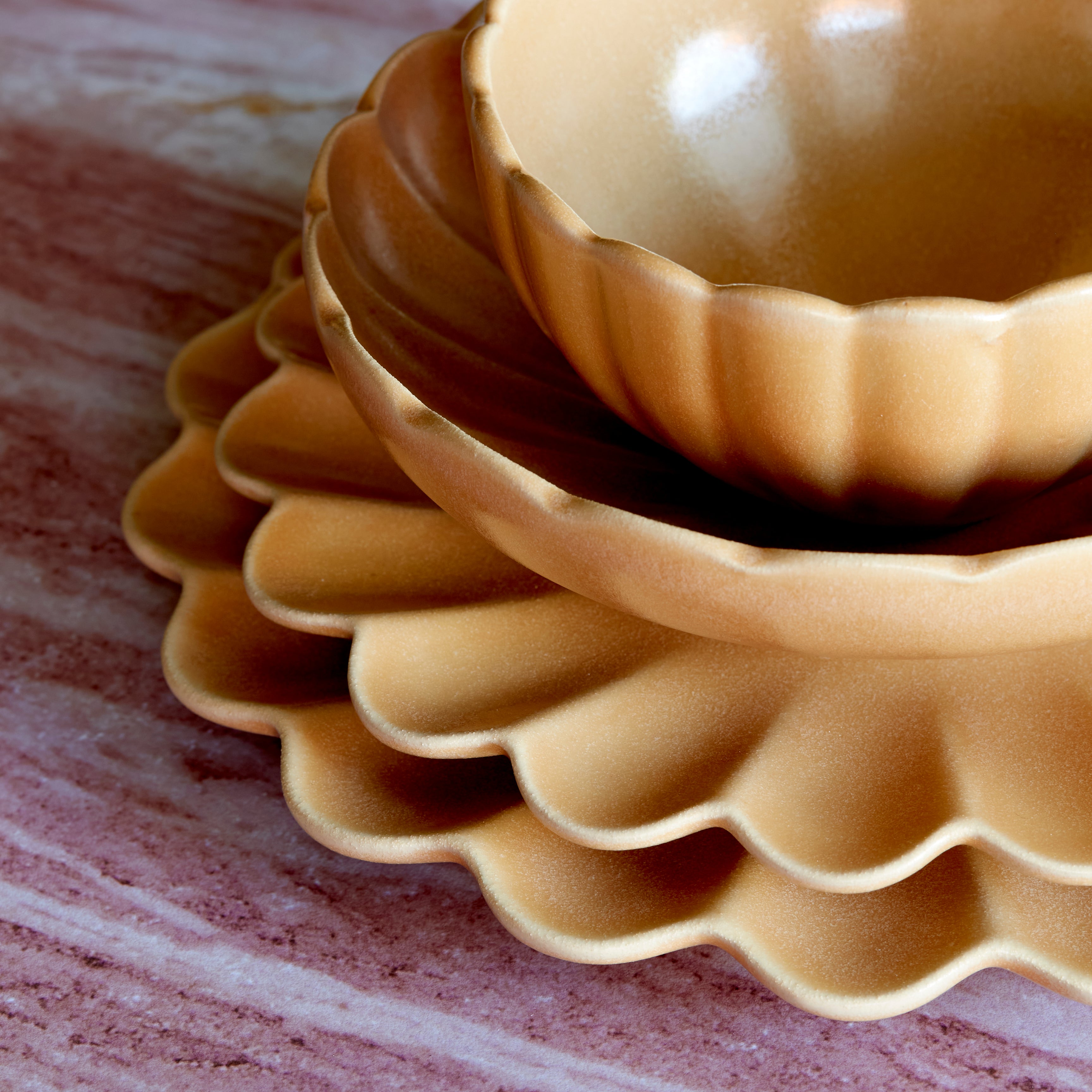 Dhalia Stoneware Salad Plate in Camel - Elegant Dinnerware for Salads, Appetizers & Desserts - Perfect for Home Dining, Parties & Entertaining