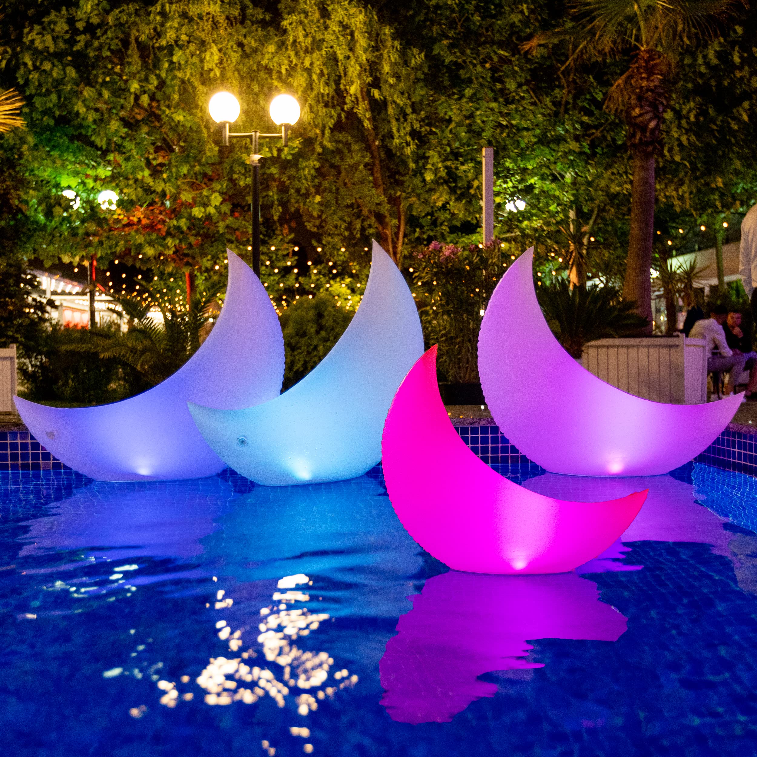 Solar Powered Floating Pool Lights - 4 Pack Crescent Moon LED Lights for Swimming Pools, Ponds & Outdoor Decor | Waterproof Inflatable Solar Lights for Weddings, Parties, Backyard & Patio | Perfect for Nighttime Pool Illumination & Romantic Ambiance