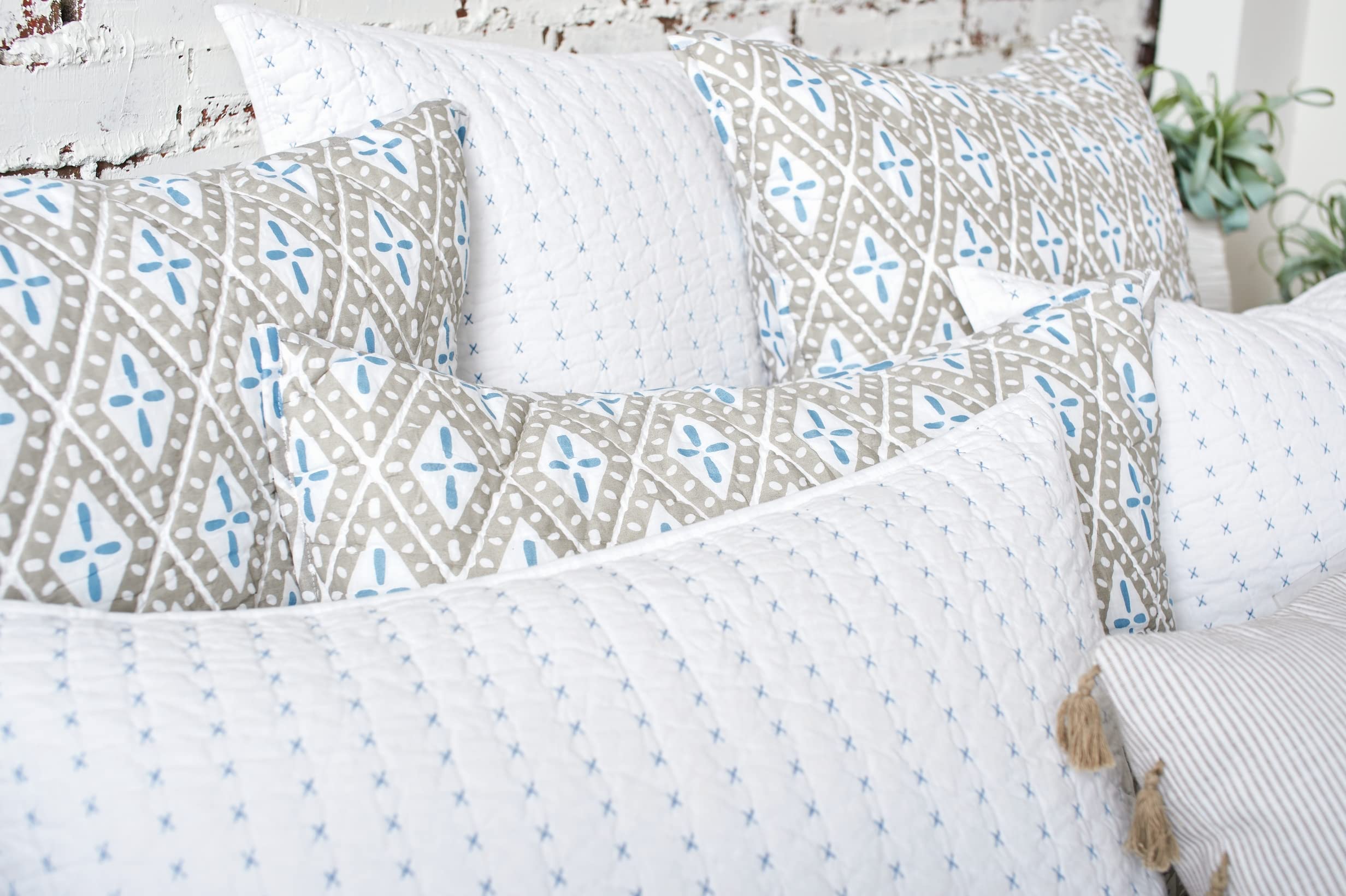 Carol & Frank Liam Sky Full/Queen Quilt Set - Light Blue Bedding for Cozy Comfort | Perfect for Master Bedroom, Guest Room & Dorm Decor